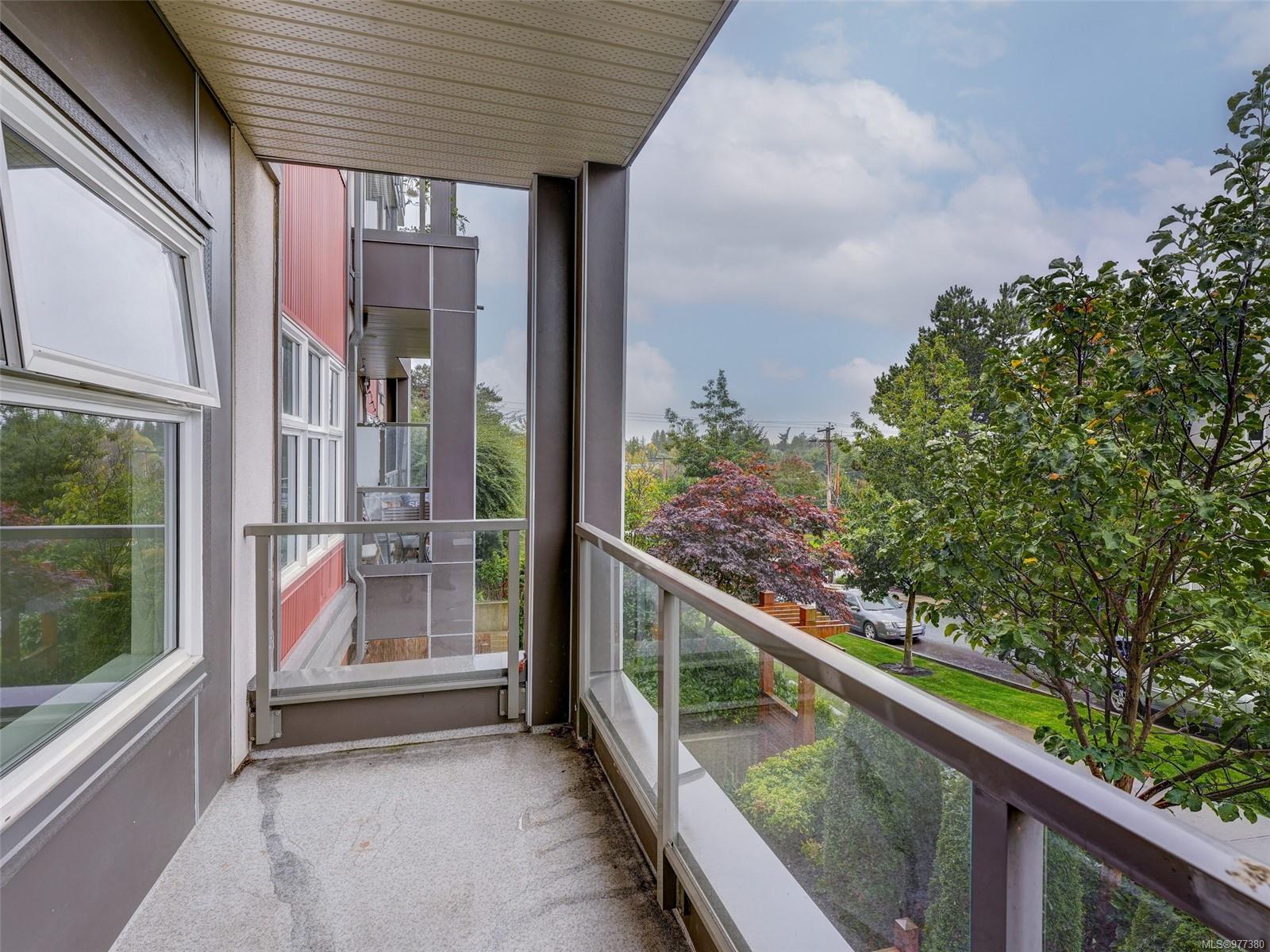 1000 Inverness Rd # 206