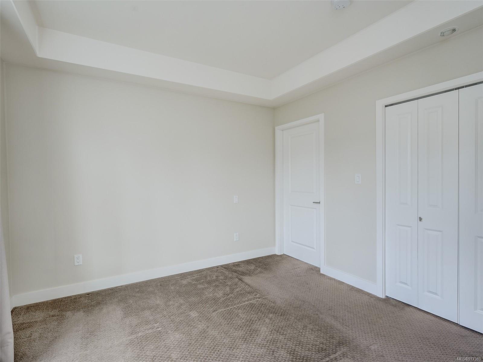 1000 Inverness Rd # 206