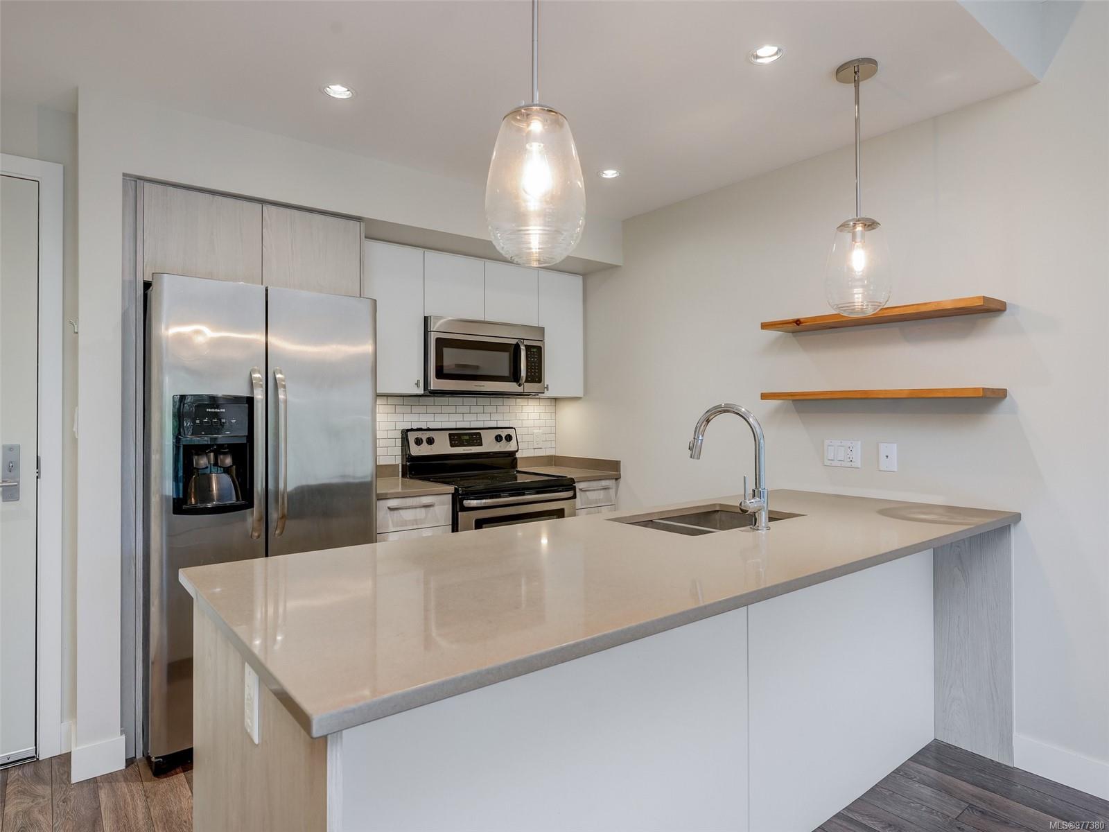 1000 Inverness Rd # 206