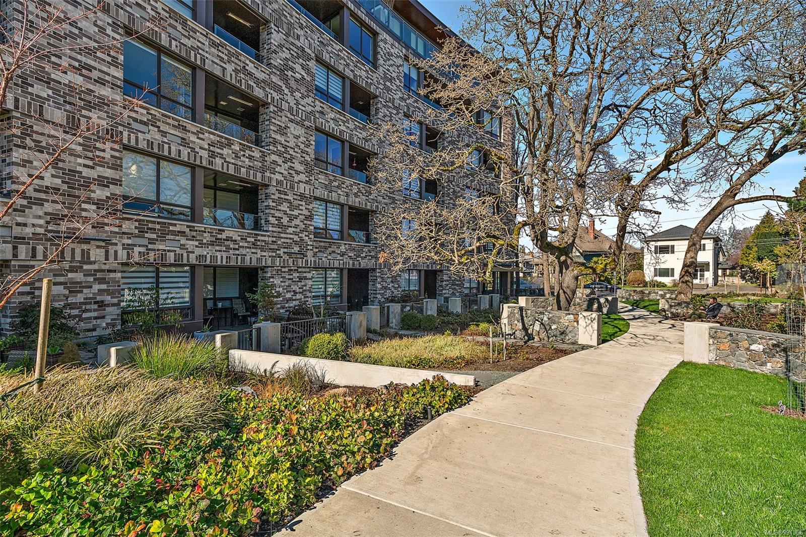 1201 Fort St # 310