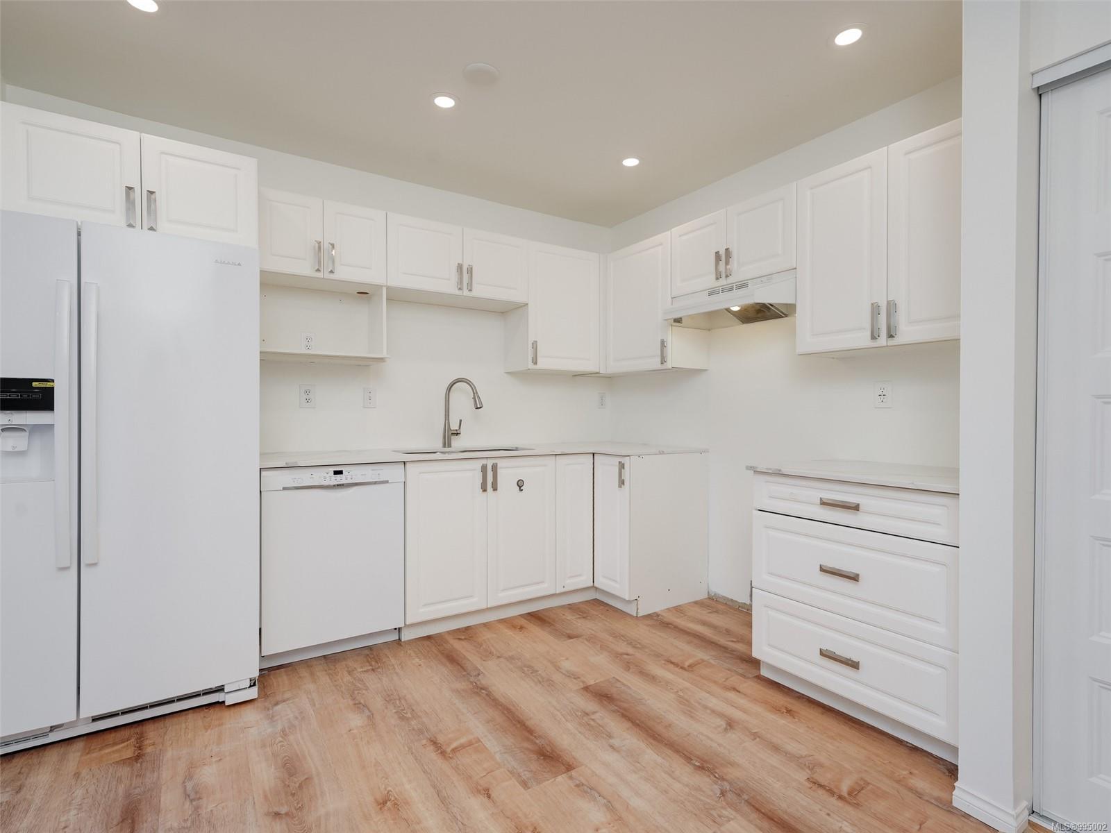 290 Island Hwy # 307