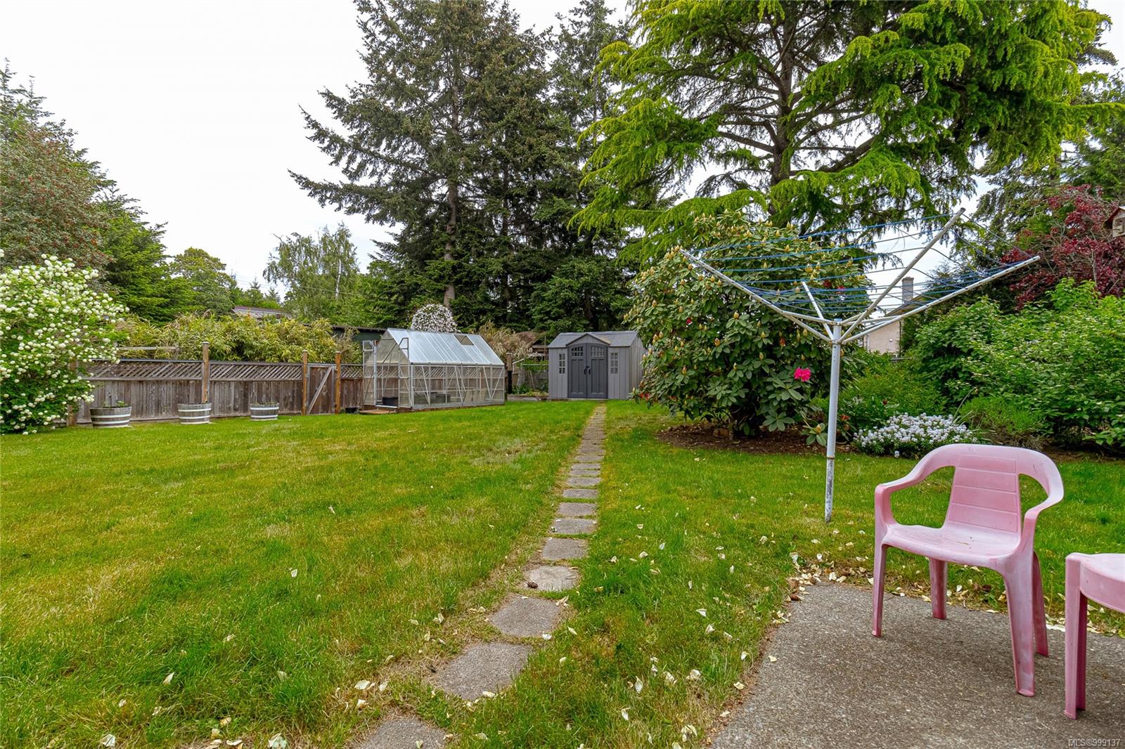 2777 Hartsdale Dr