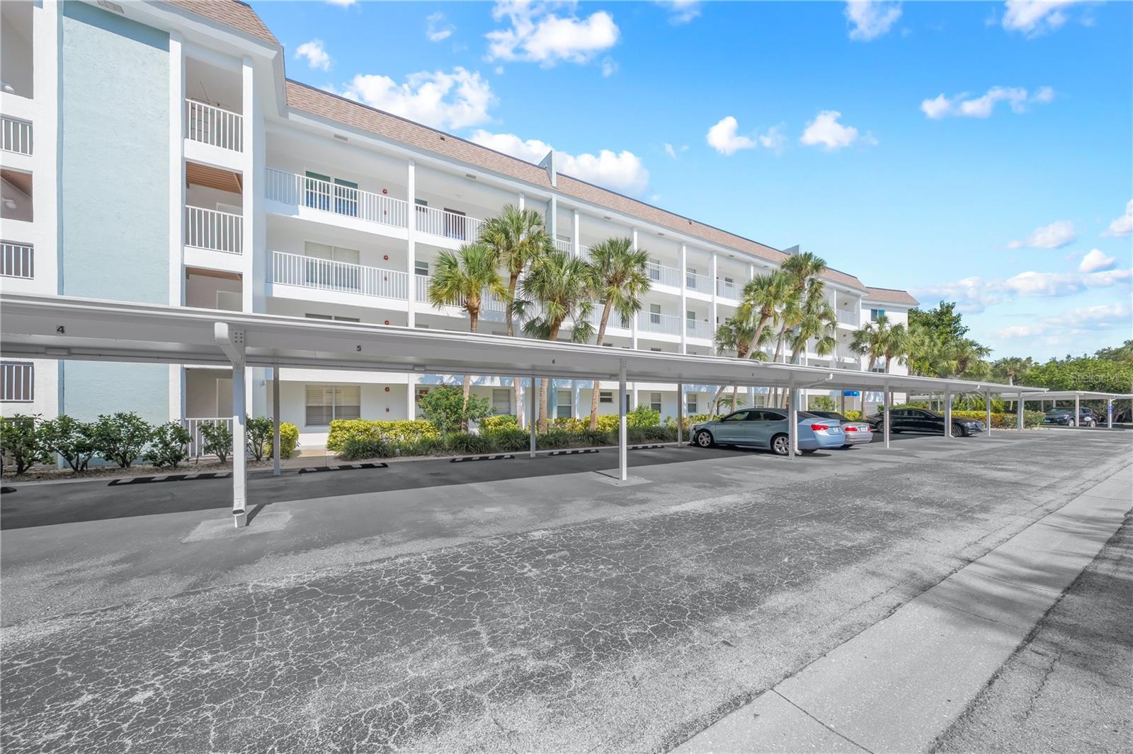 605 SUTTON PL #203