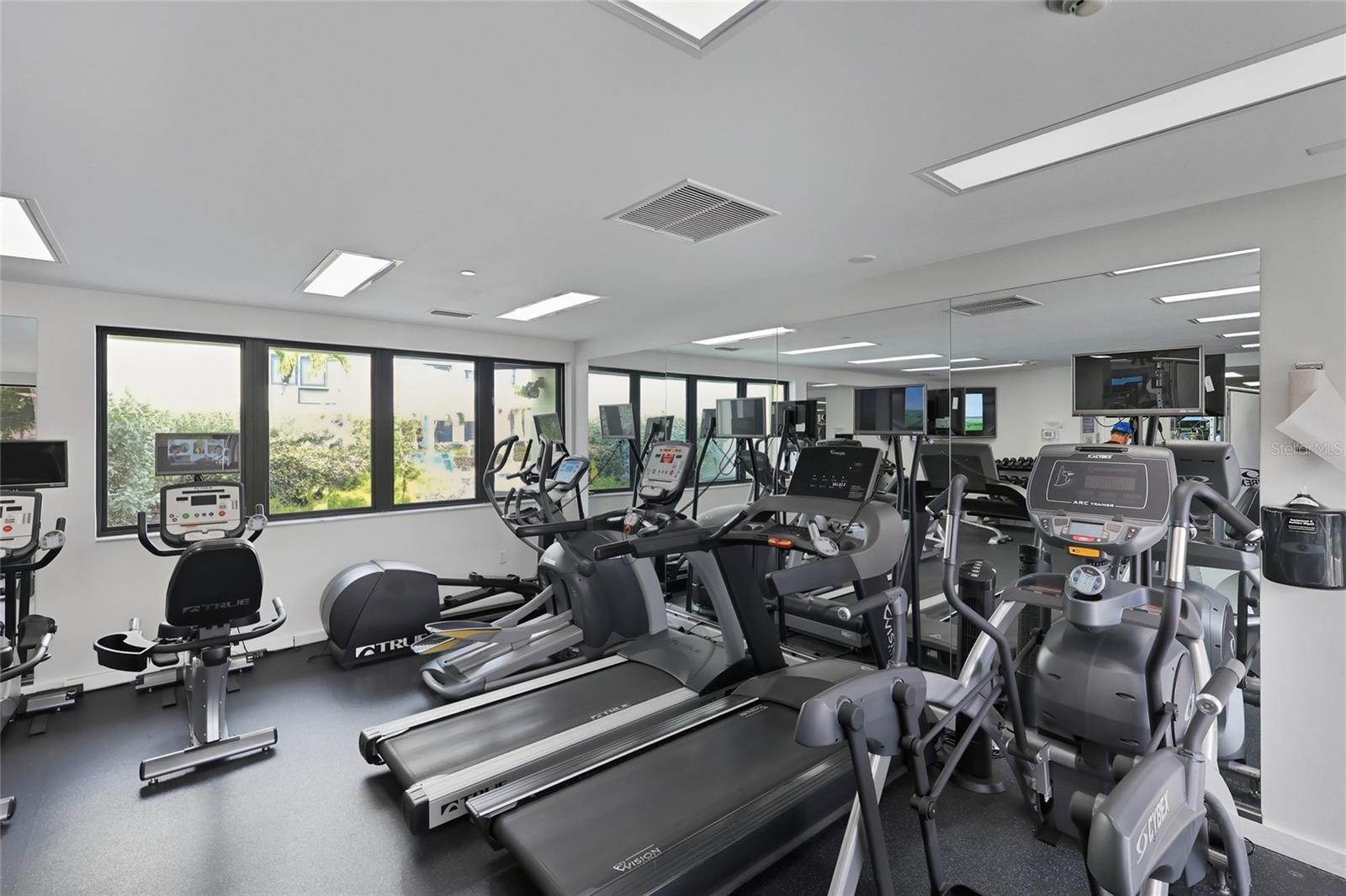 2120 HARBOURSIDE DR #628