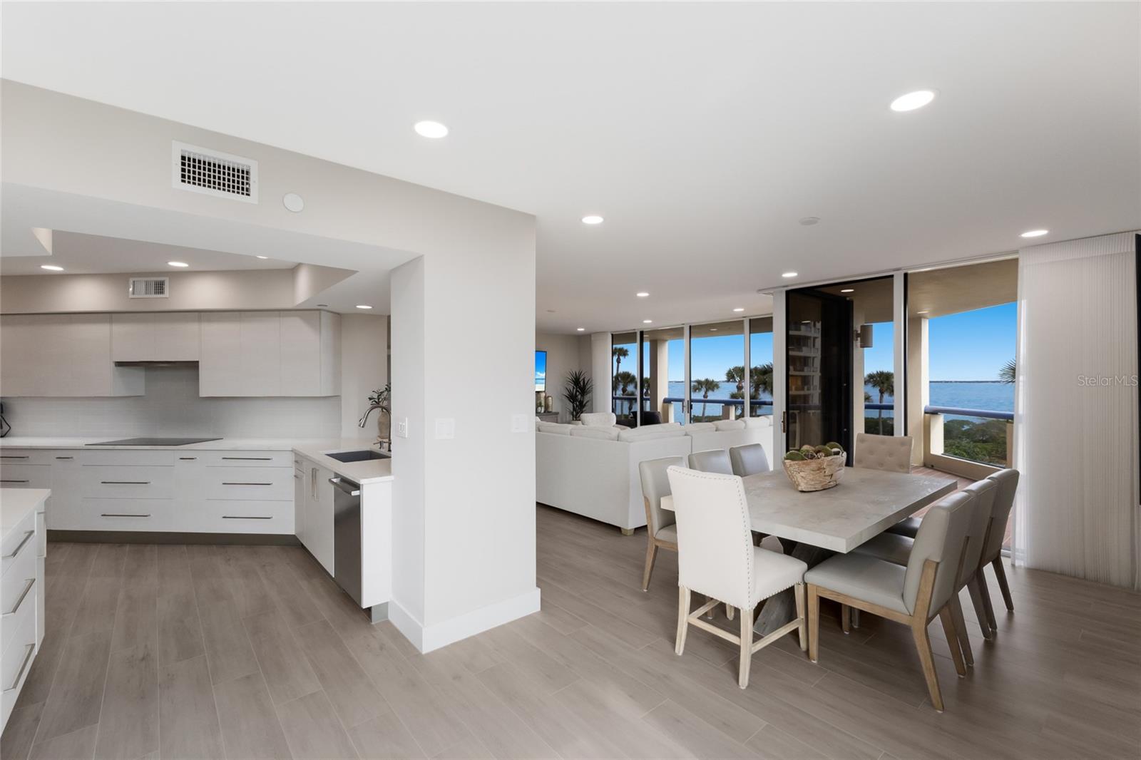 2120 HARBOURSIDE DR #628