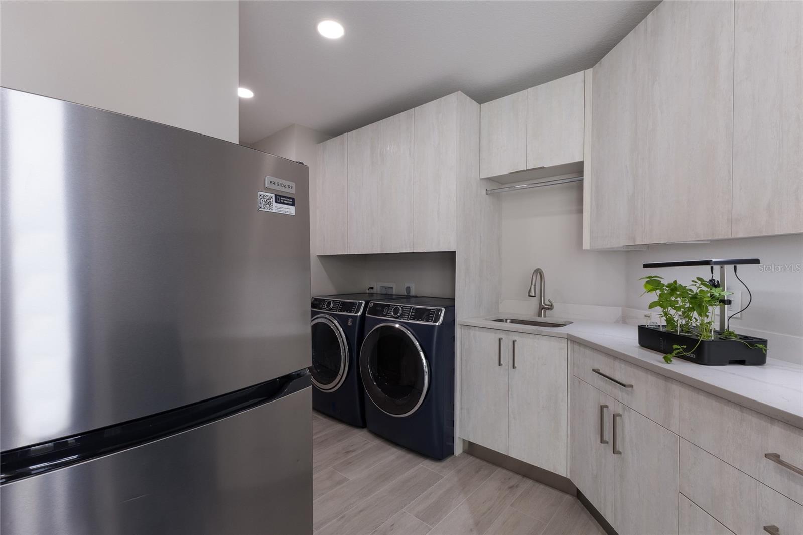 2120 HARBOURSIDE DR #628