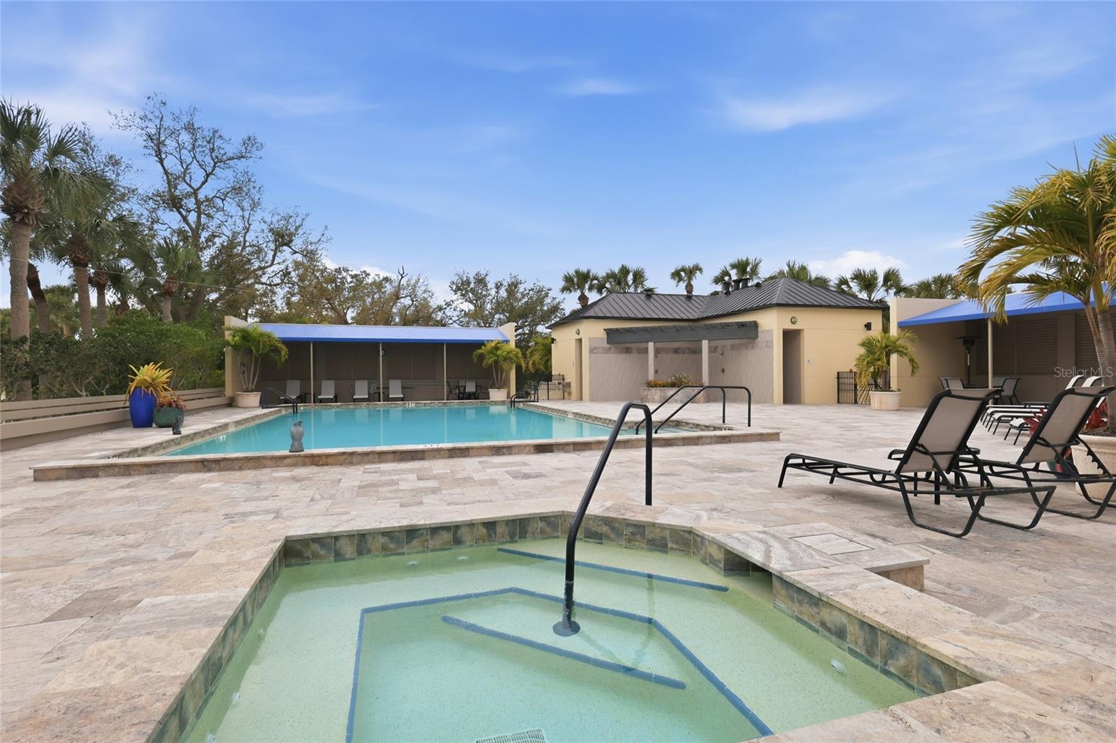 2120 HARBOURSIDE DR #628