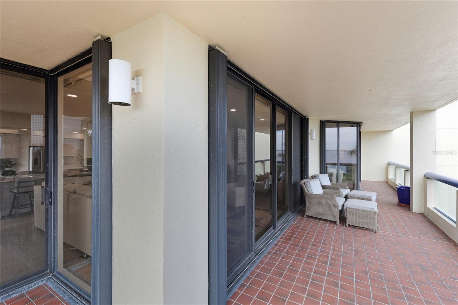 2120 HARBOURSIDE DR #628