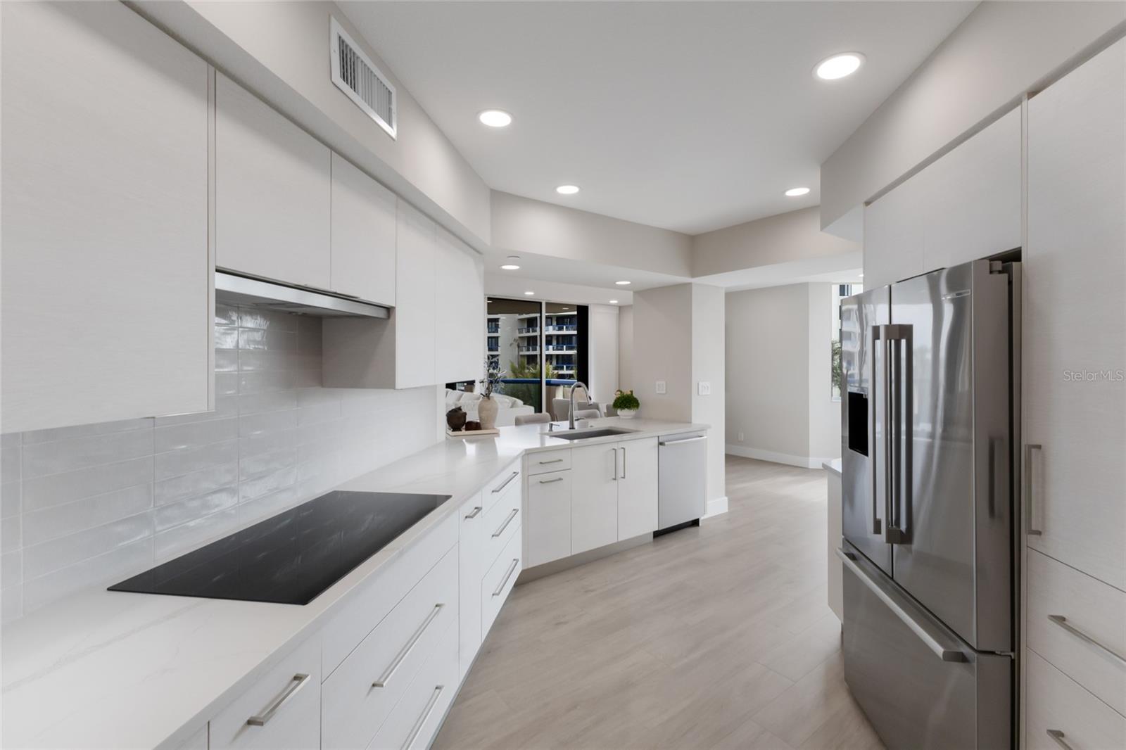 2120 HARBOURSIDE DR #628