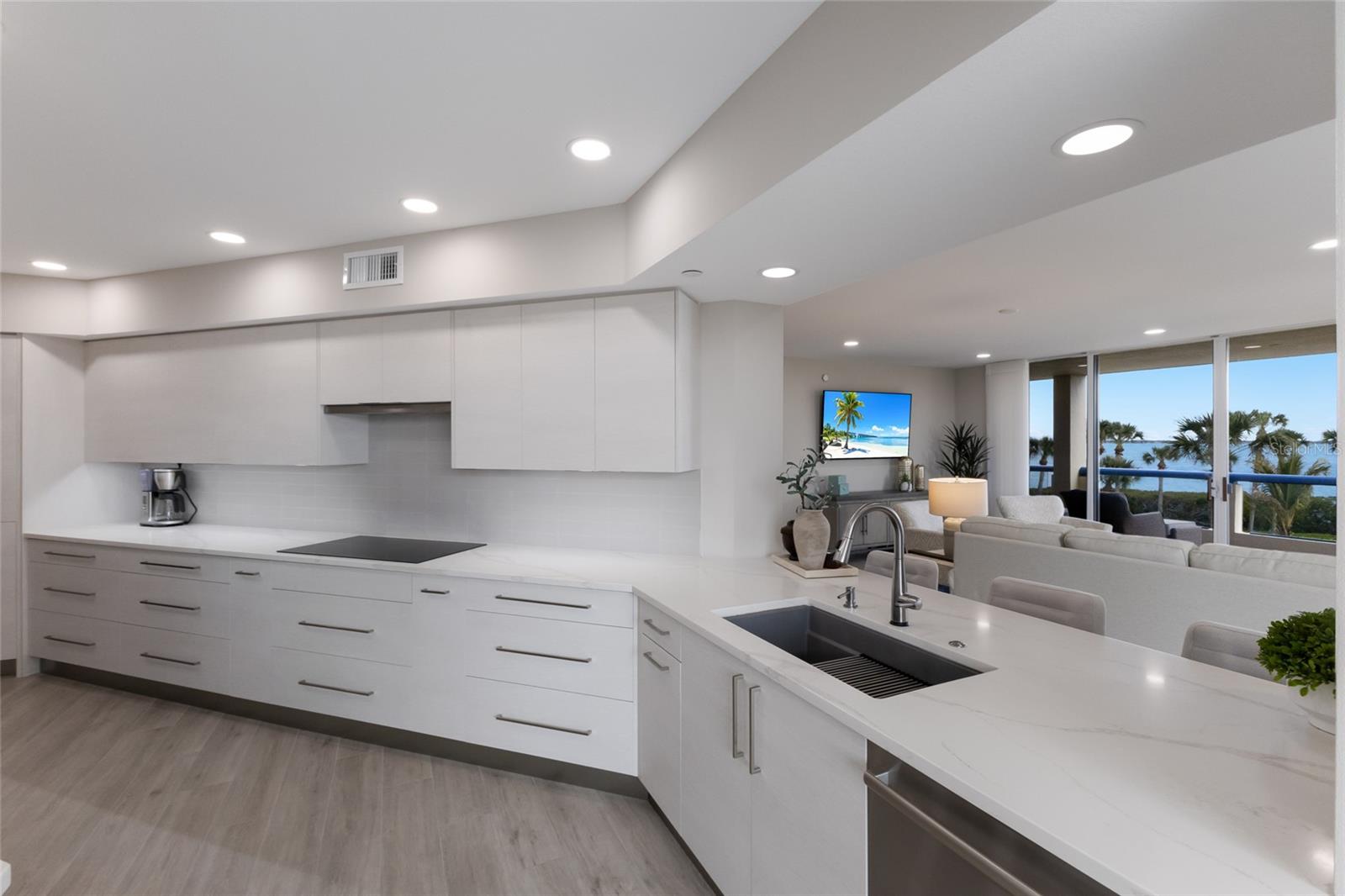 2120 HARBOURSIDE DR #628