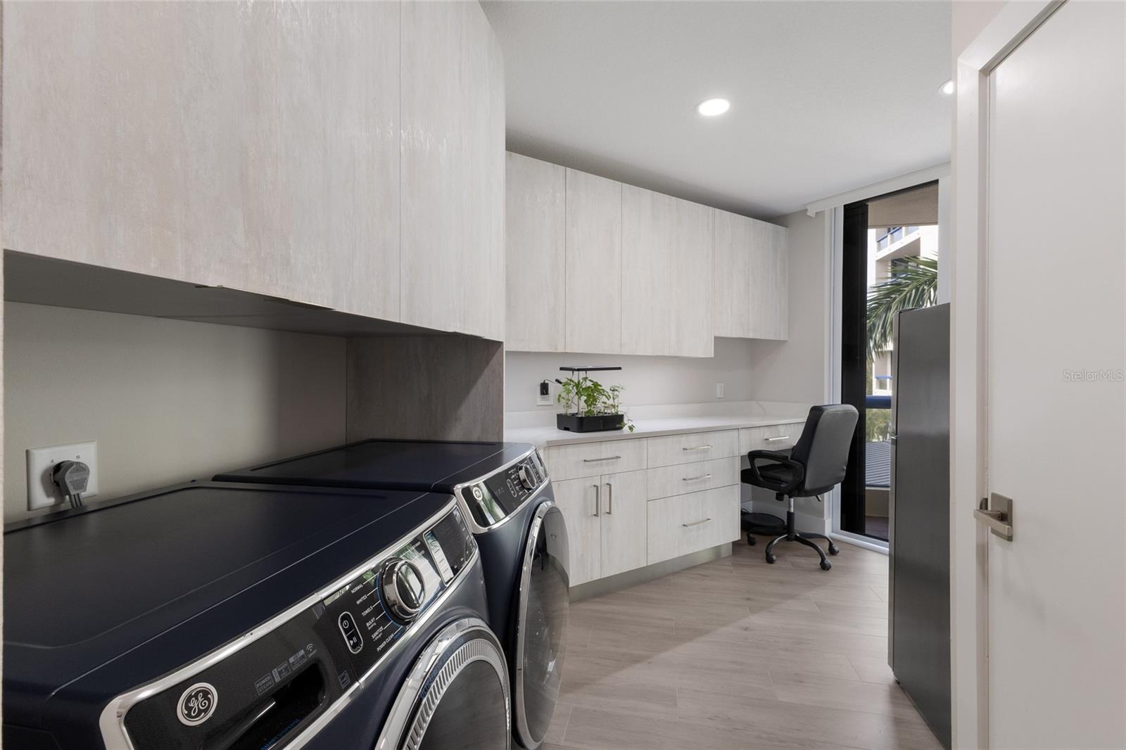 2120 HARBOURSIDE DR #628