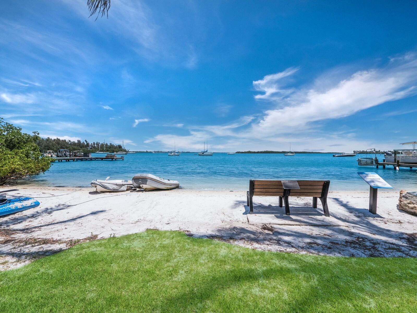 677 LANDS END DR