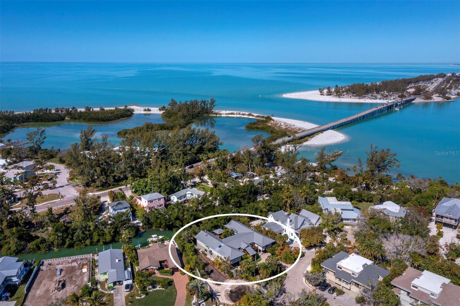 677 LANDS END DR