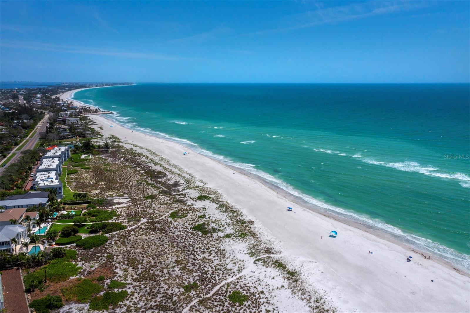 677 LANDS END DR