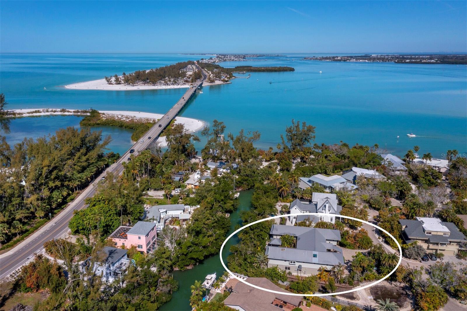 677 LANDS END DR