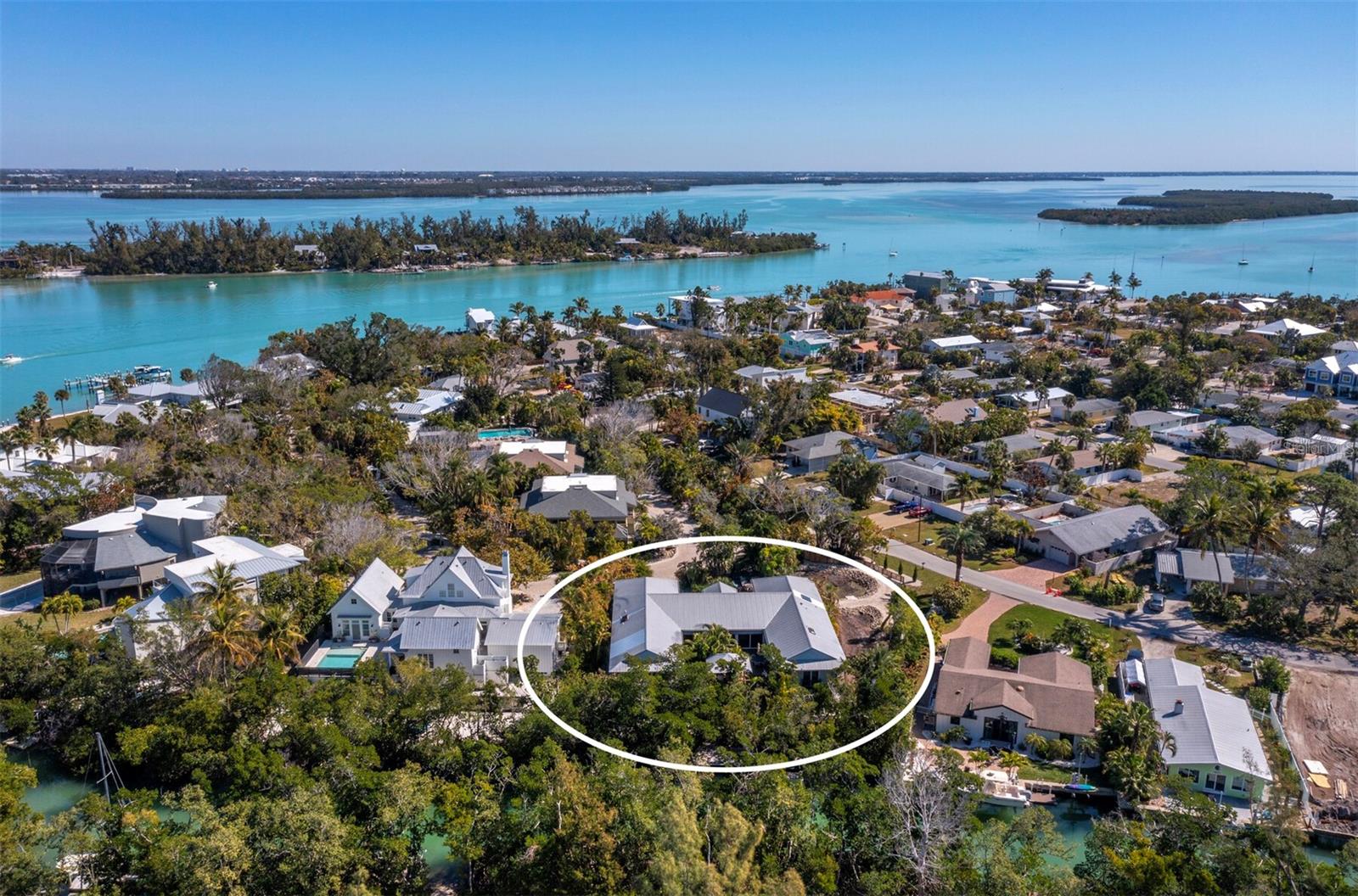 677 LANDS END DR