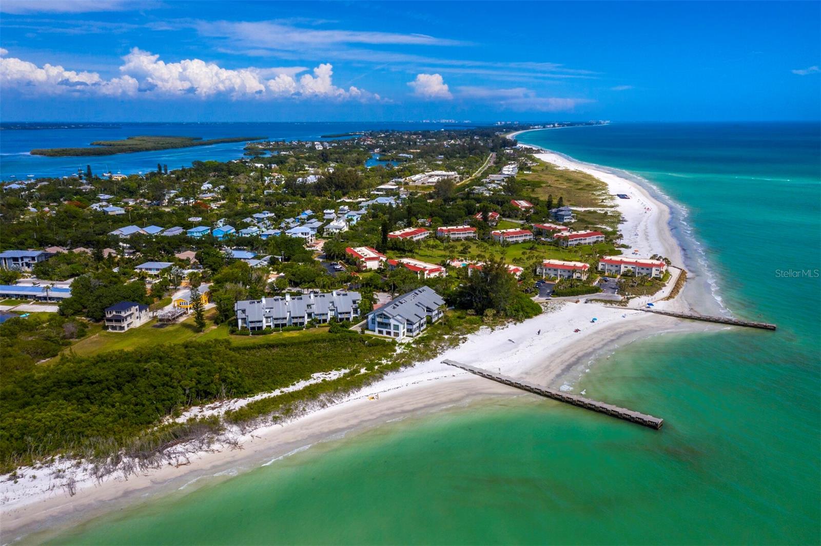 677 LANDS END DR