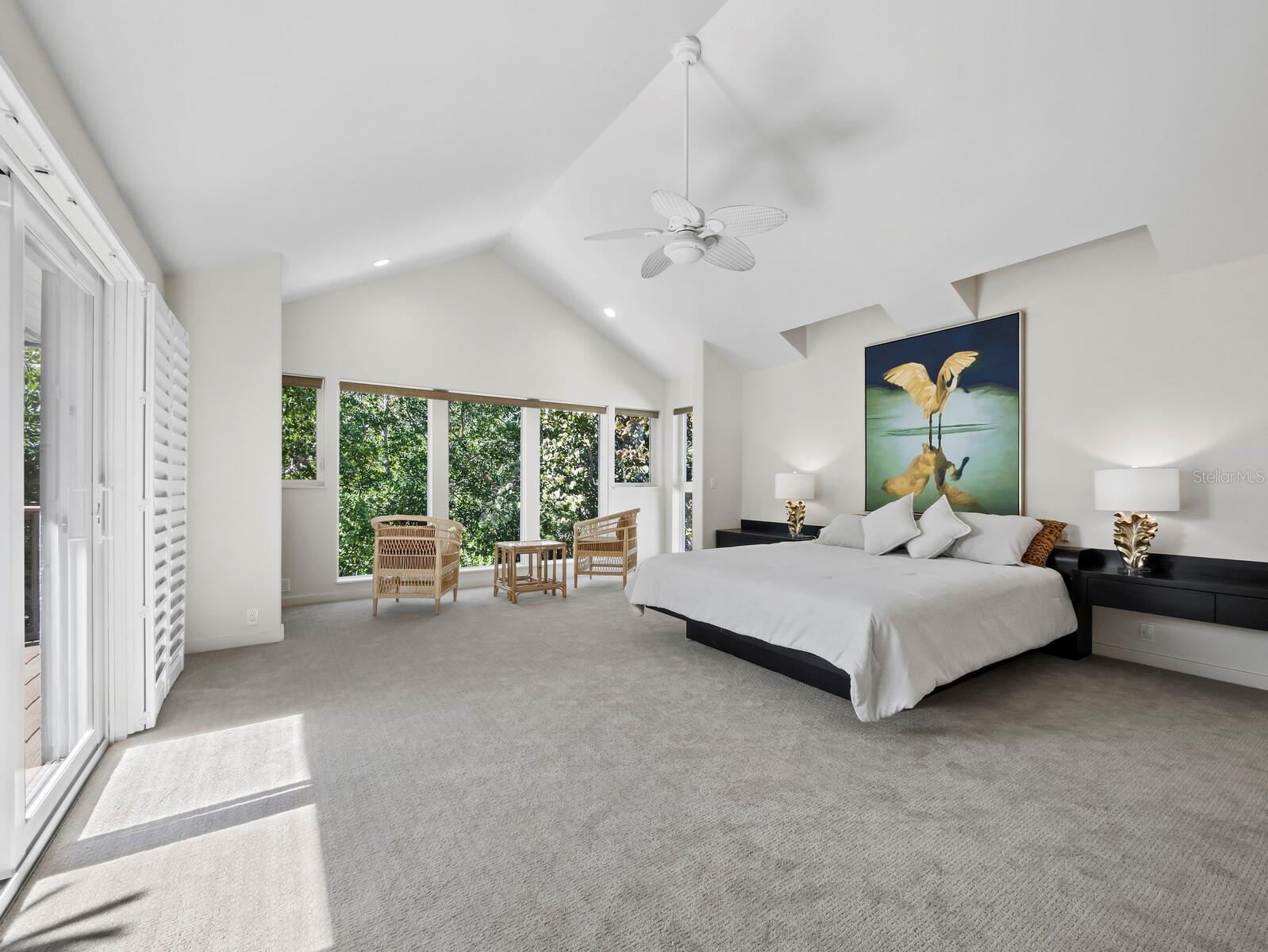 677 LANDS END DR