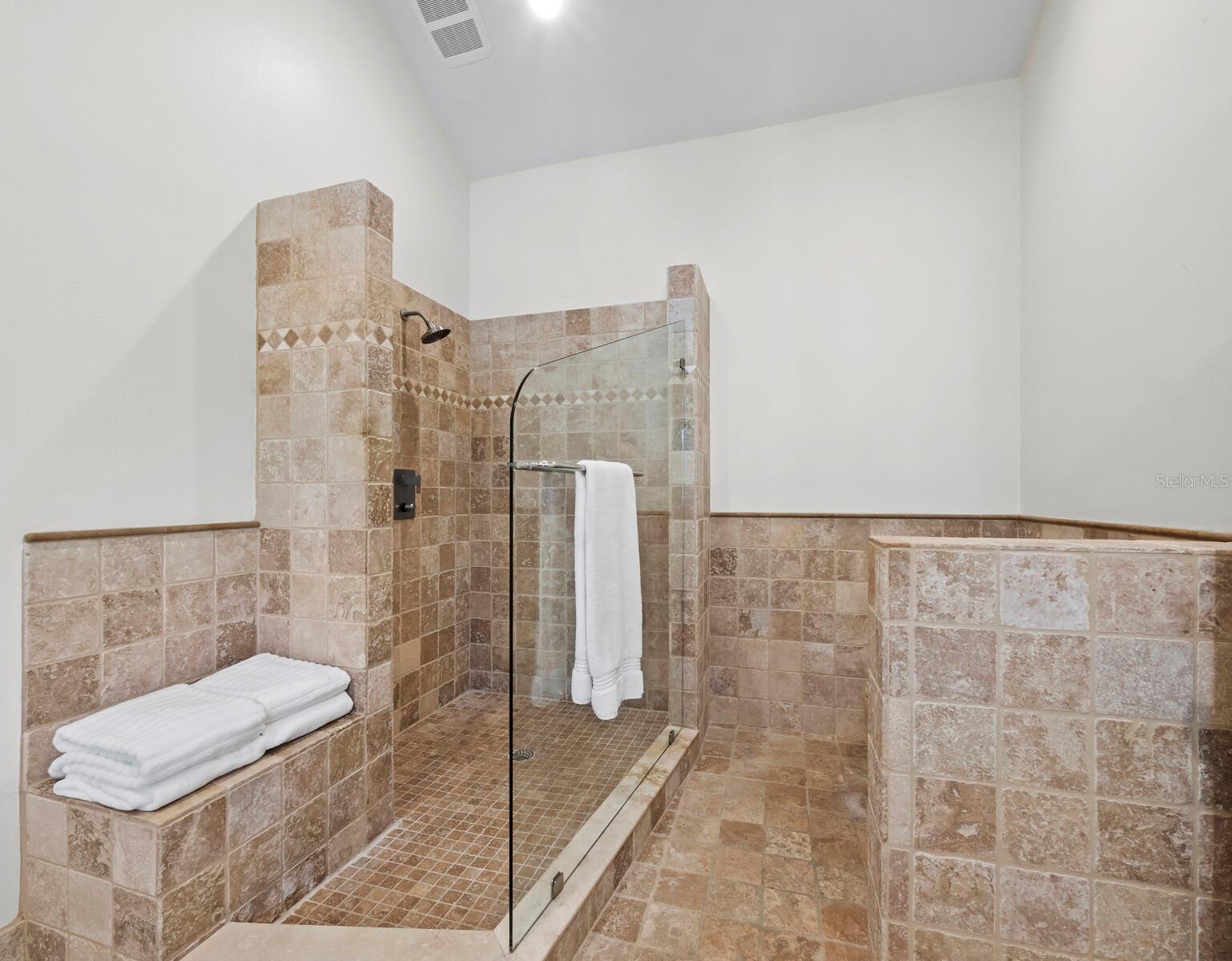 677 LANDS END DR