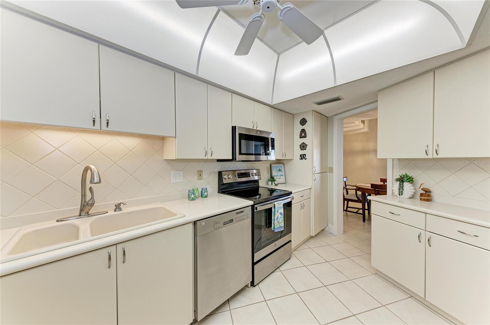 4835 GULF OF MEXICO DR #105