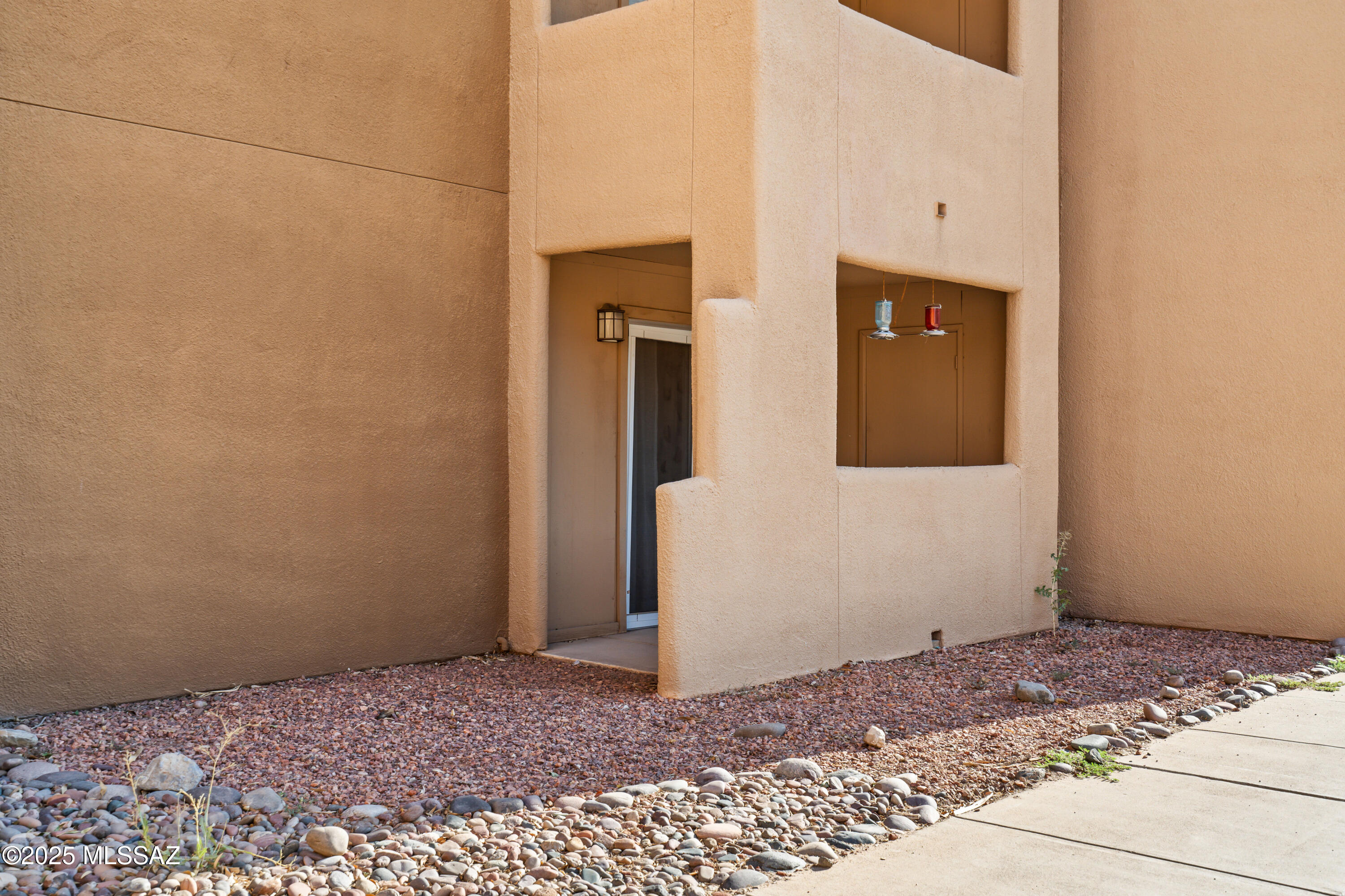 1810 Blacklidge Unit: 407