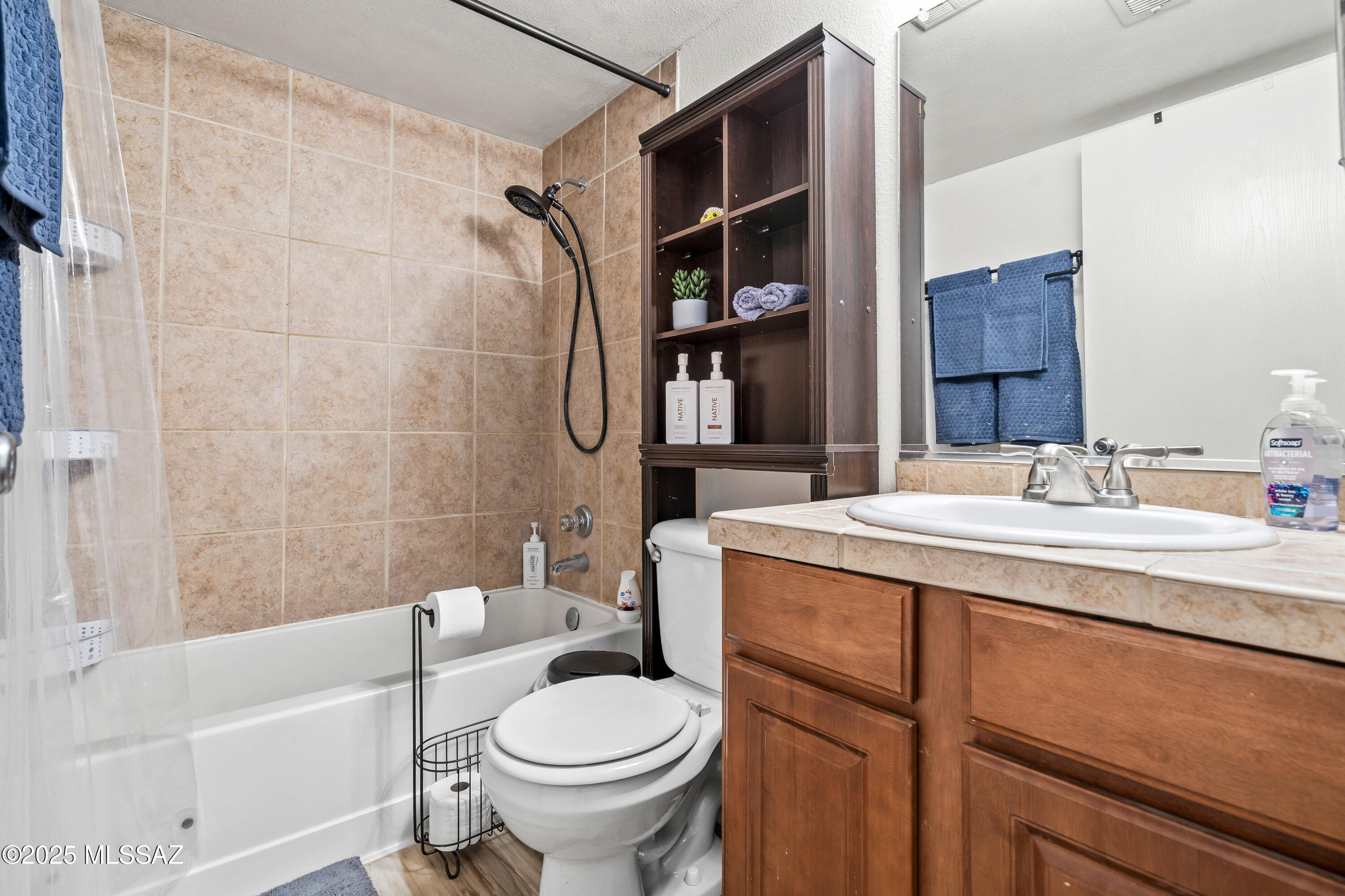 1810 Blacklidge Unit: 407