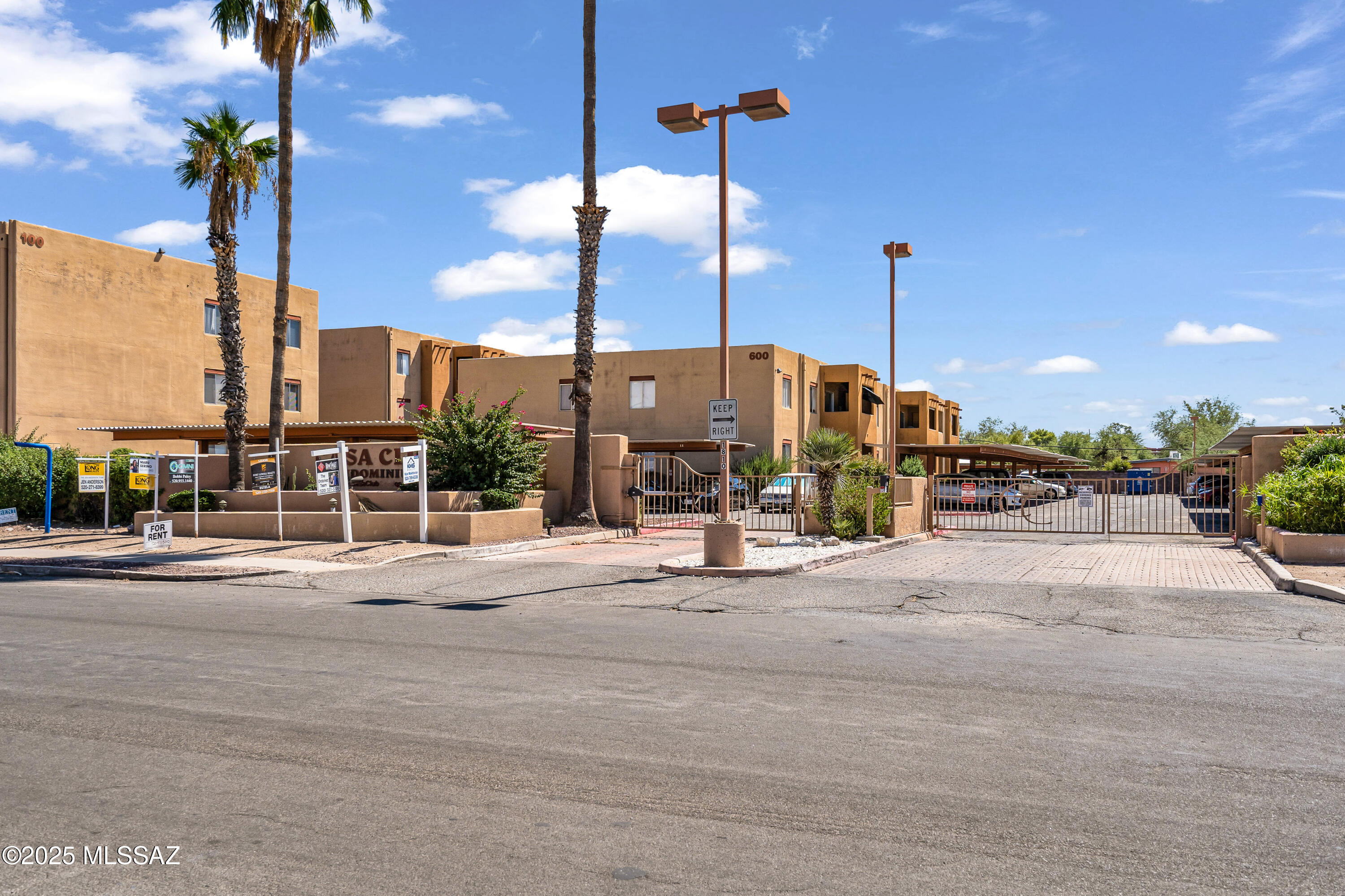 1810 Blacklidge Unit: 407
