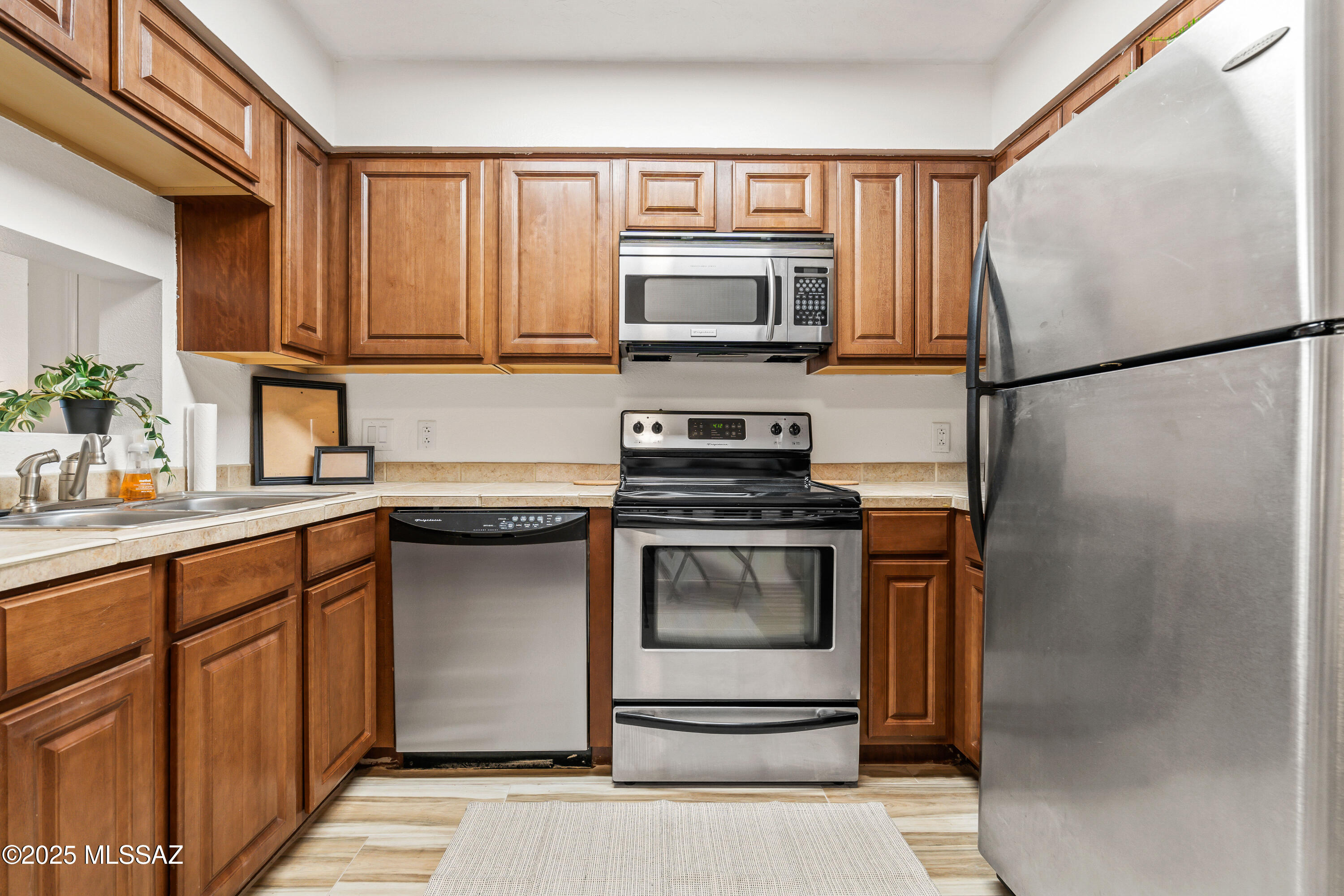 1810 Blacklidge Unit: 407