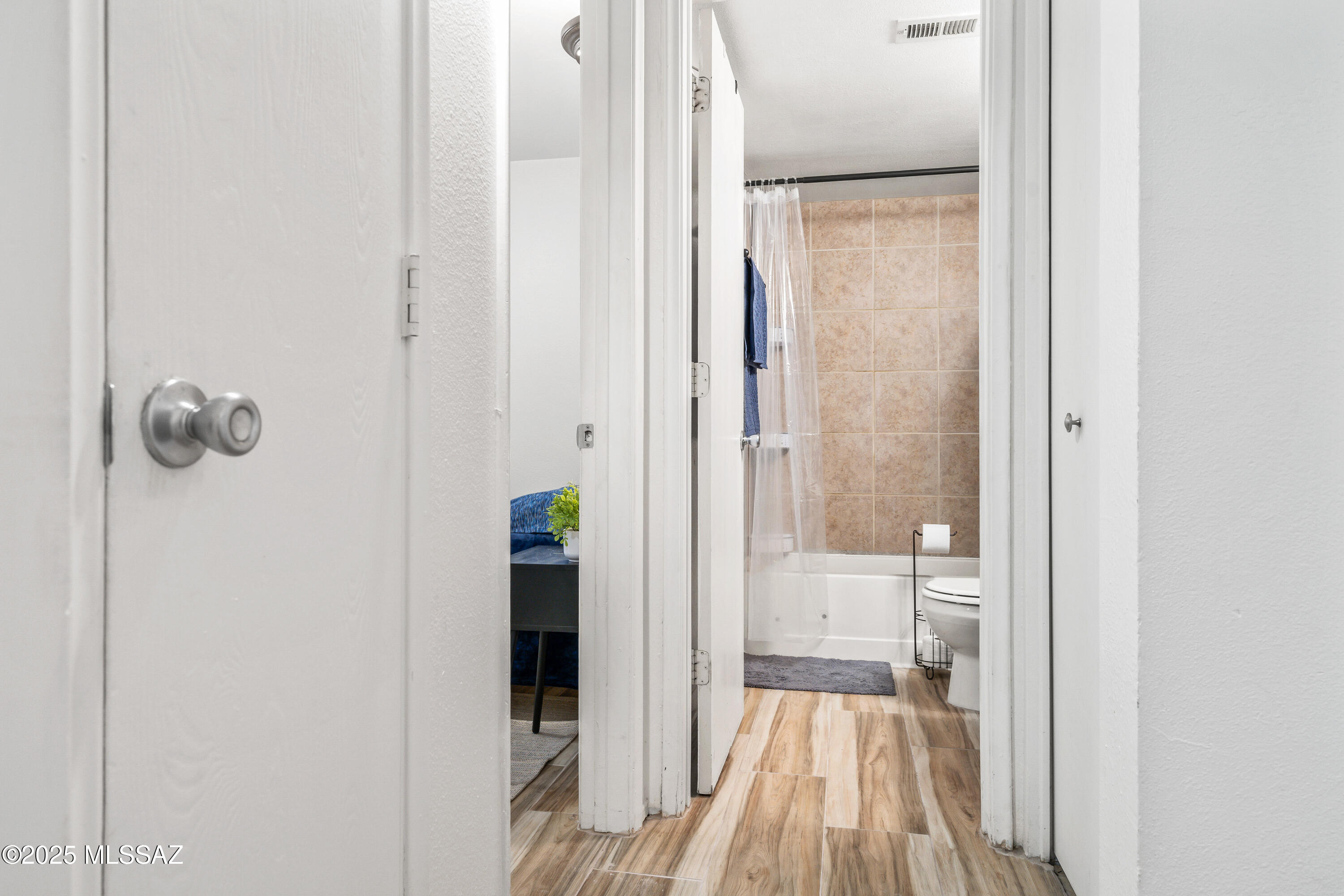 1810 Blacklidge Unit: 407
