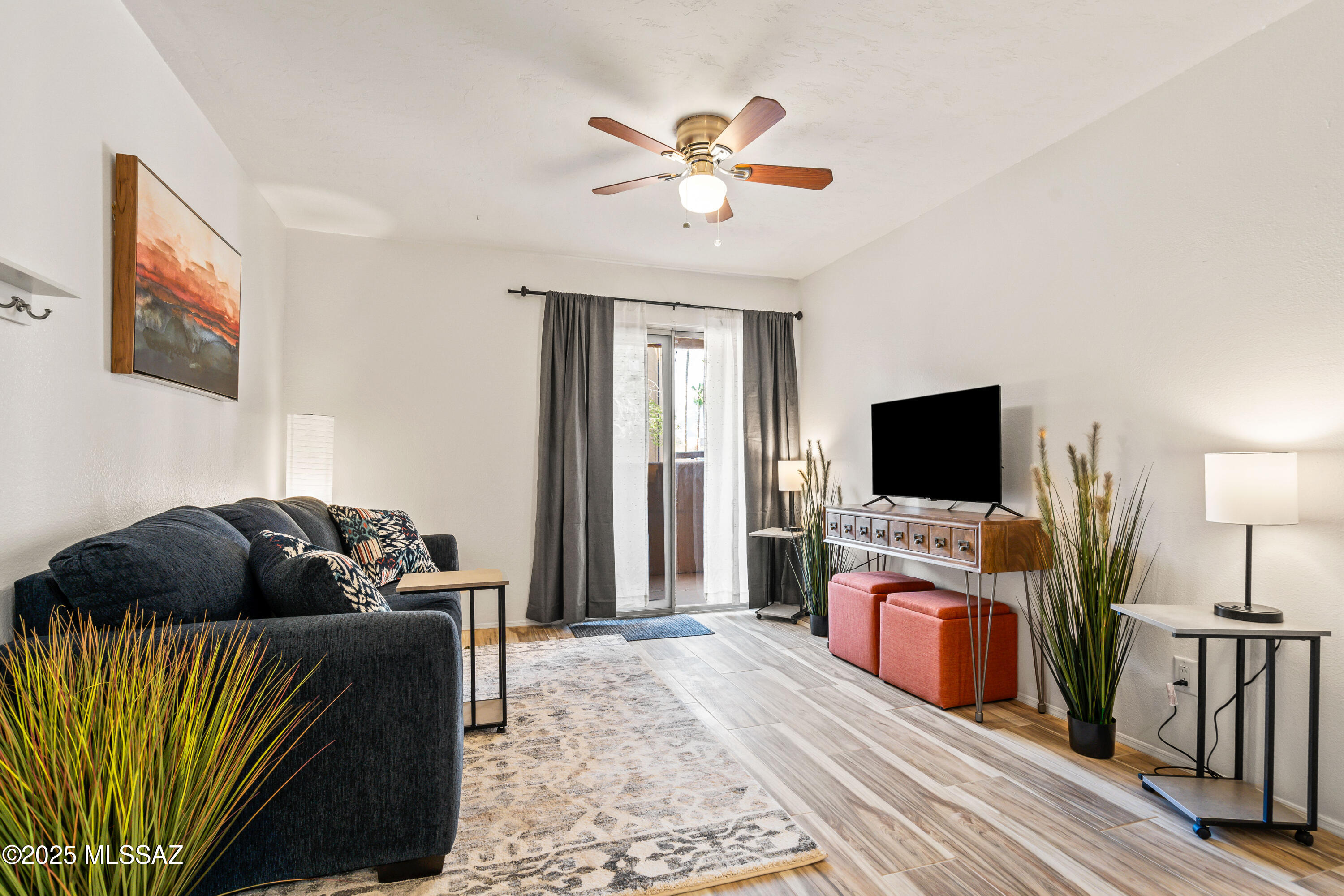 1810 Blacklidge Unit: 407