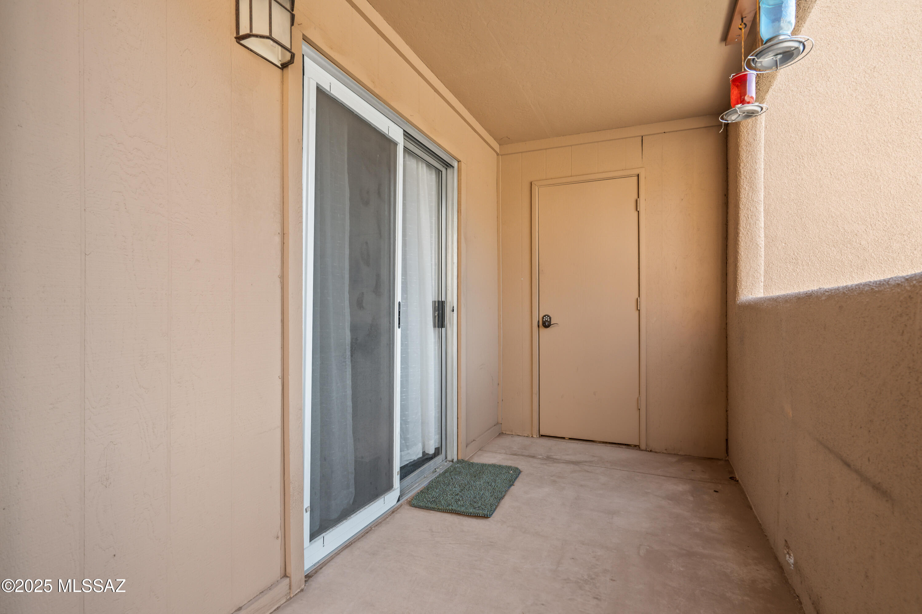 1810 Blacklidge Unit: 407
