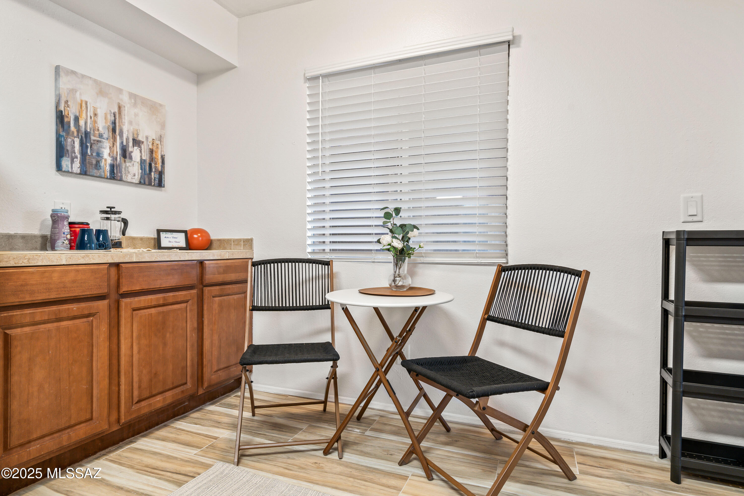 1810 Blacklidge Unit: 407