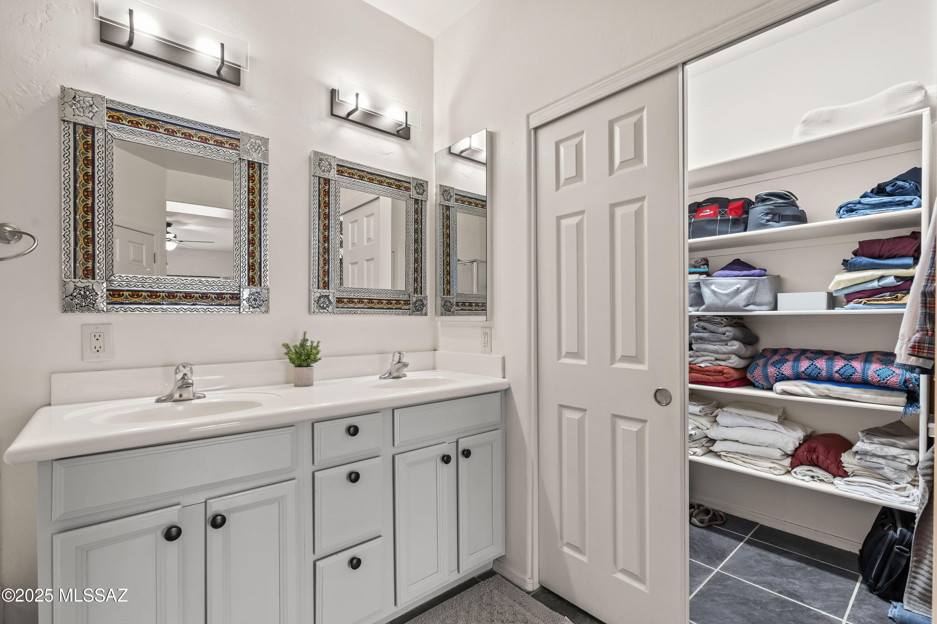 11725 N sage brook Road