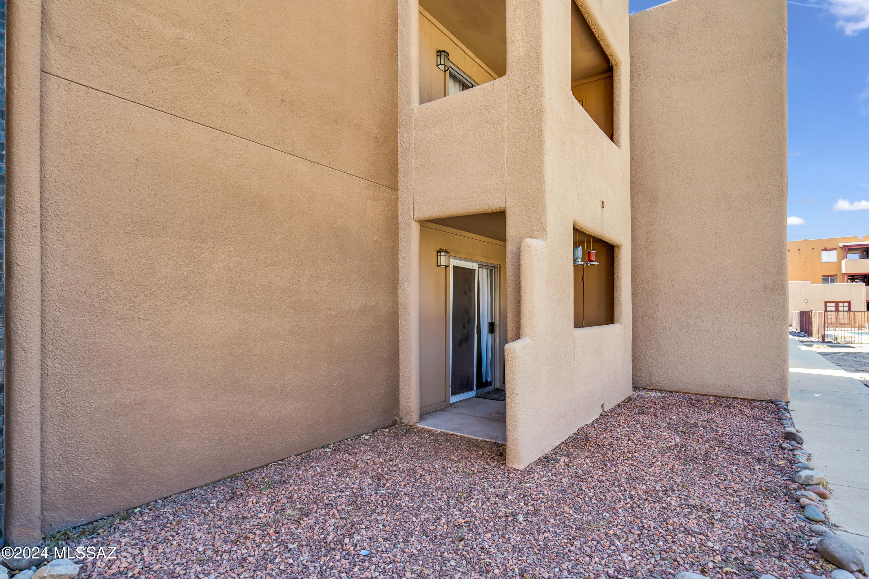 1810 E Blacklidge Drive Unit: 407