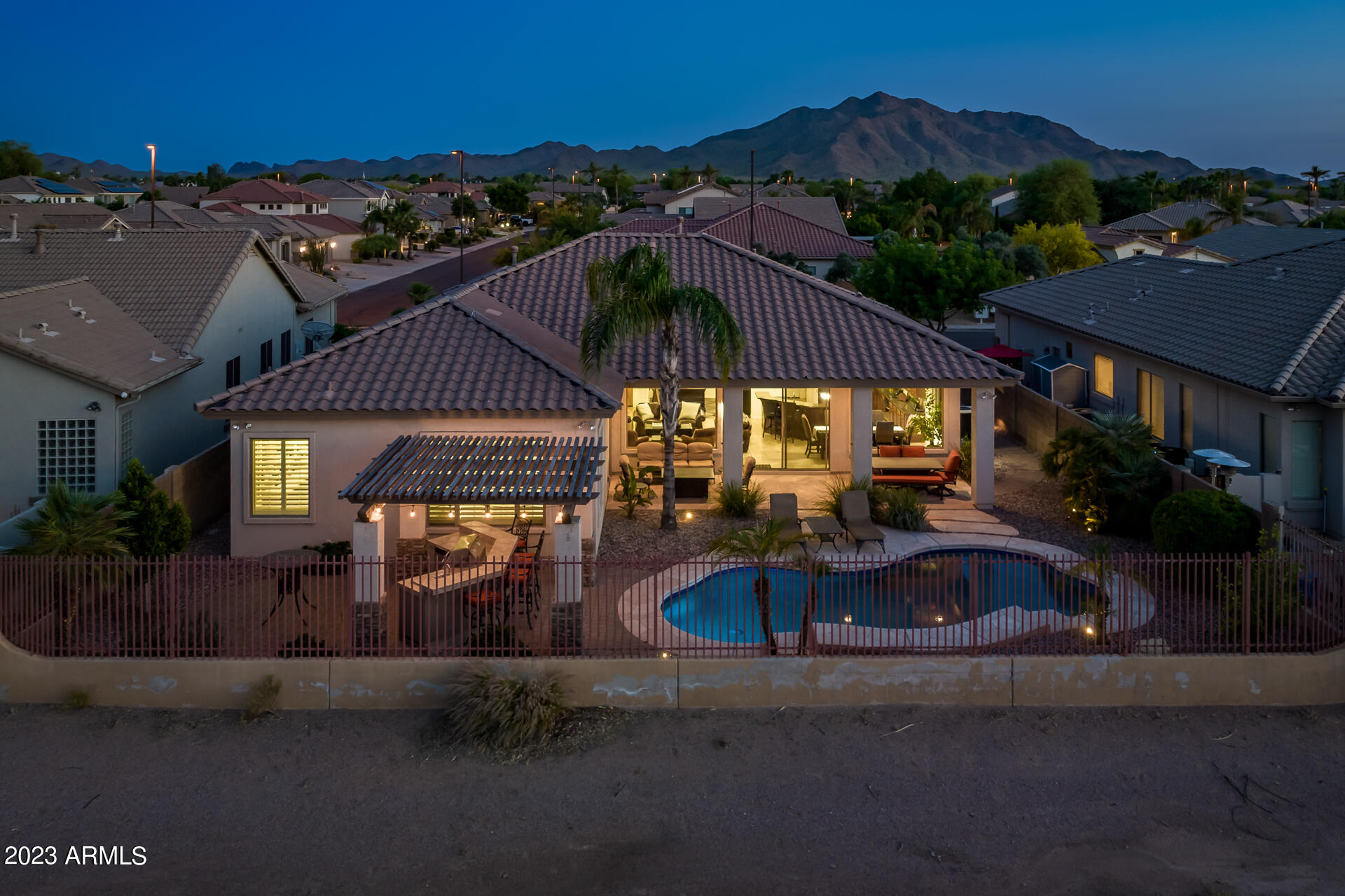 4176 E CLUBVIEW Drive