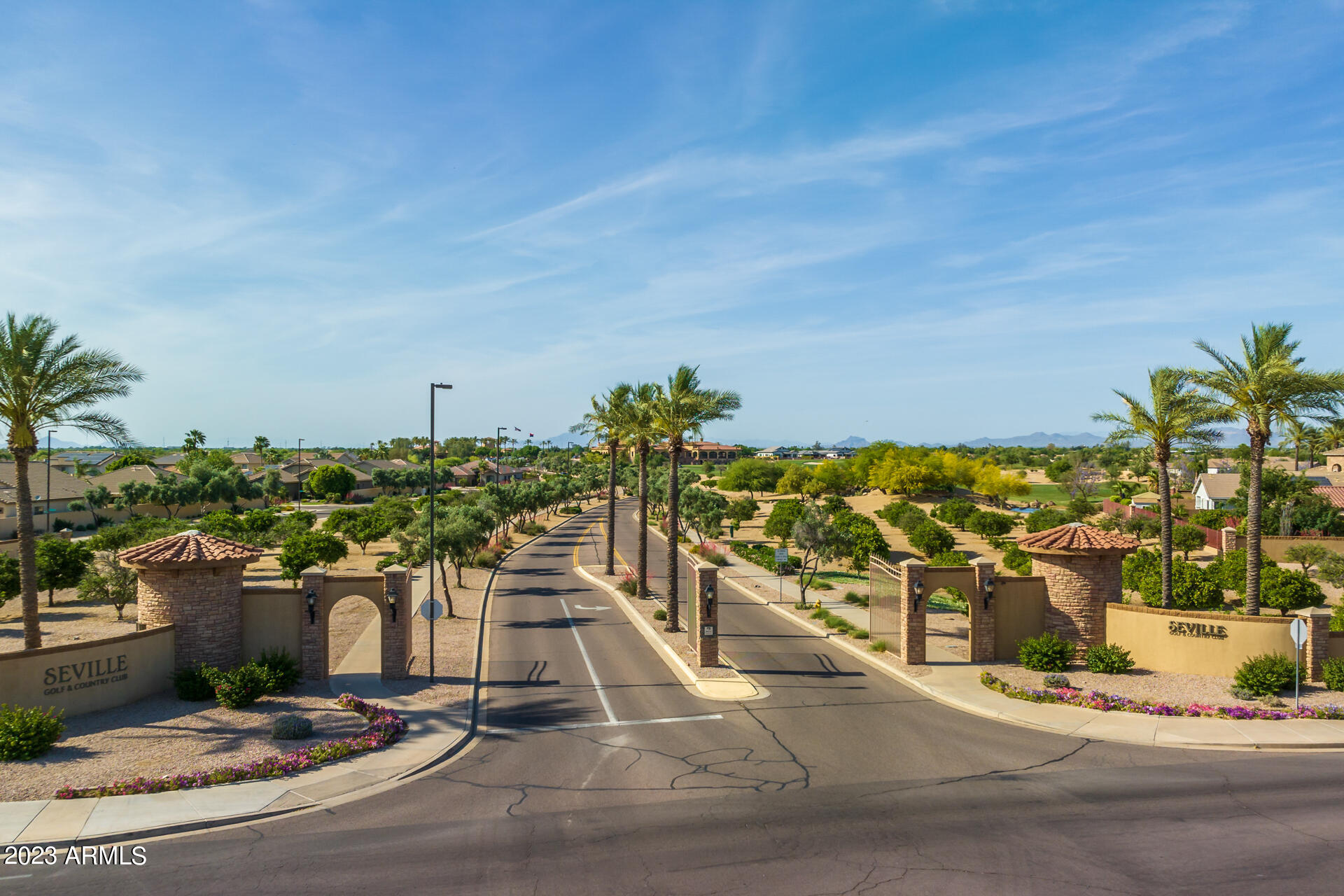 4176 E CLUBVIEW Drive