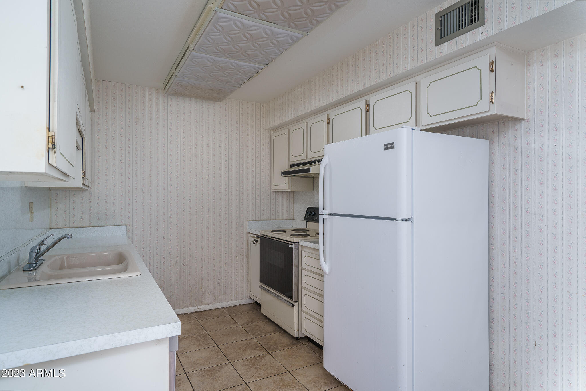 13239 N CEDAR Drive