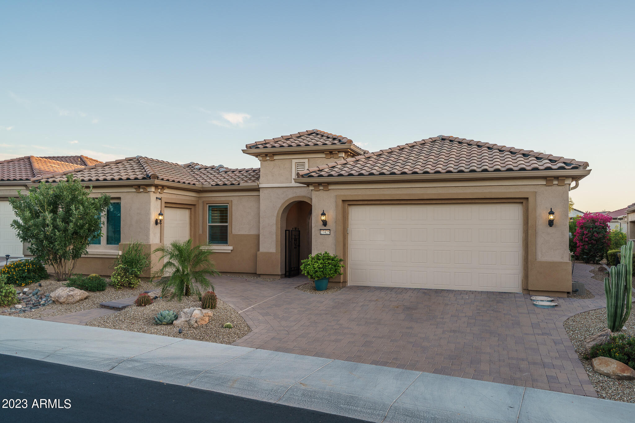 27425 W YUKON Drive