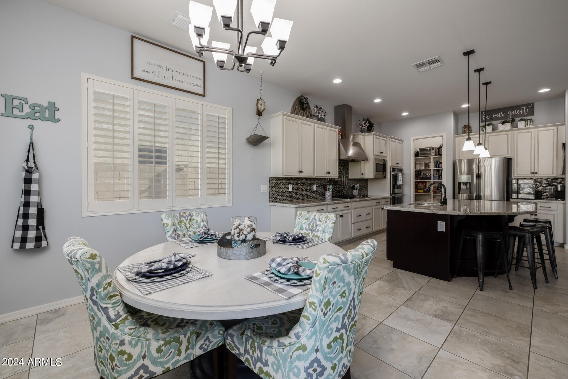 2558 E ALOE Place