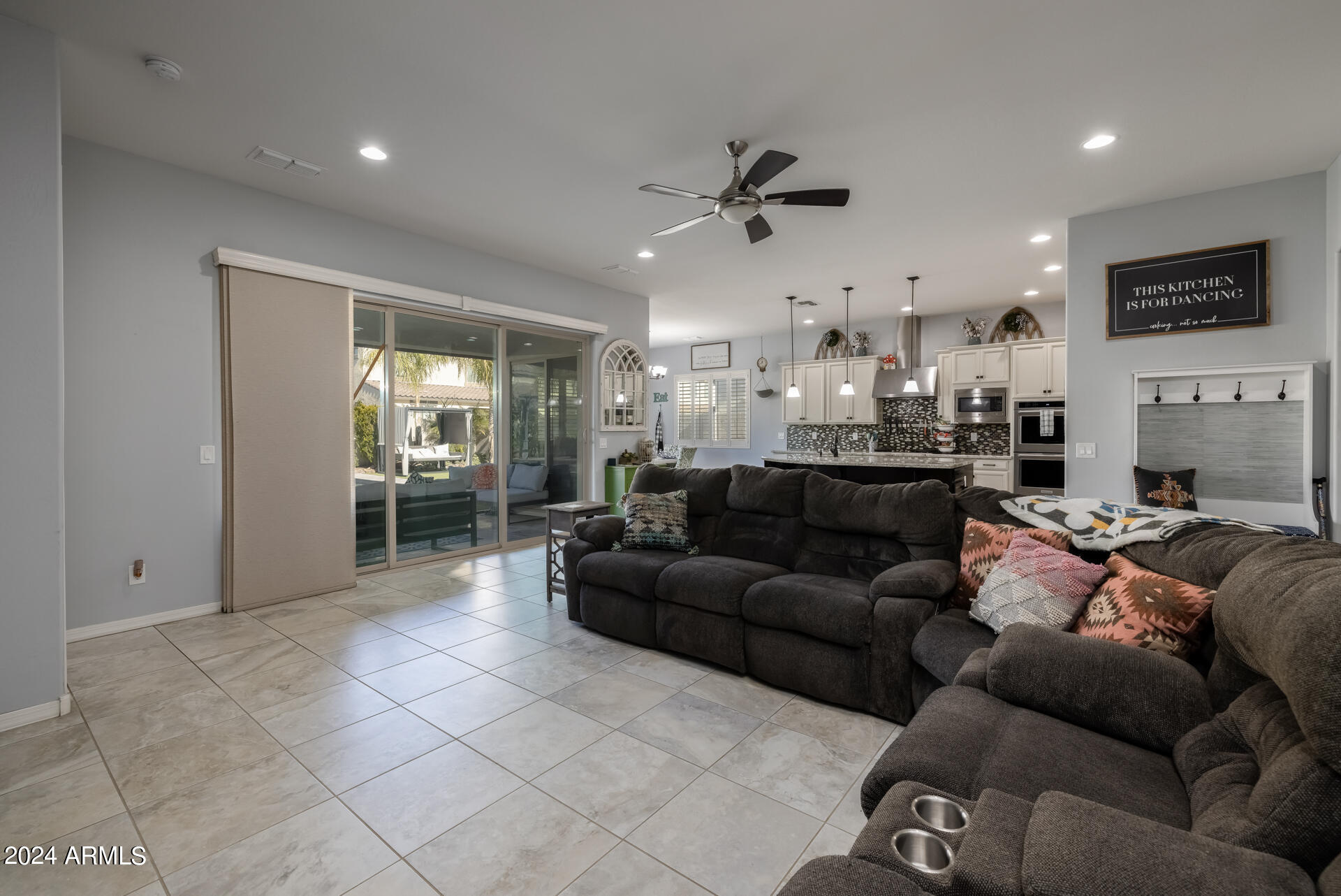 2558 E ALOE Place