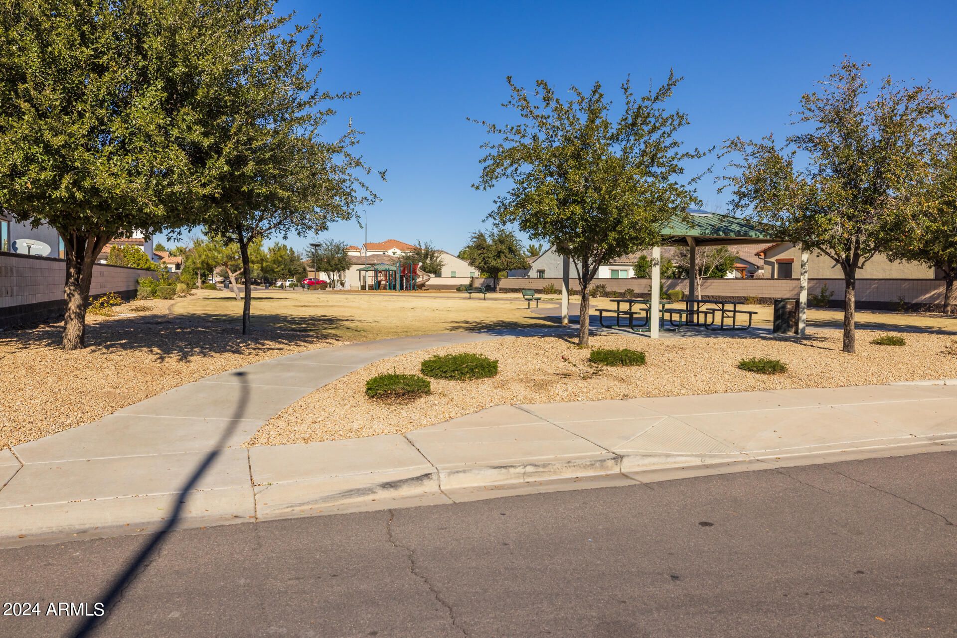 2558 E ALOE Place