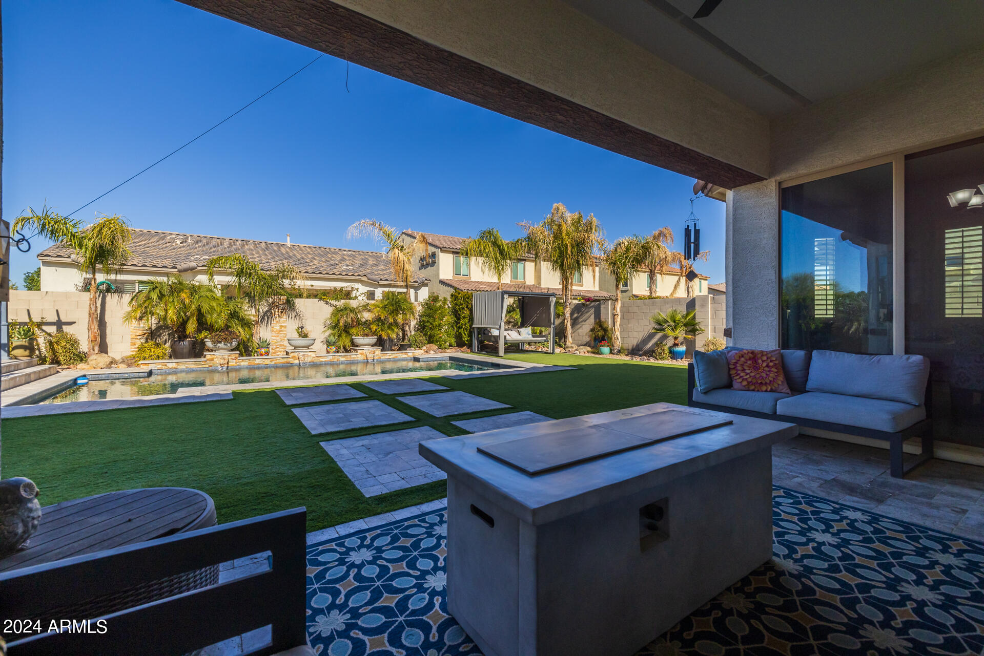 2558 E ALOE Place