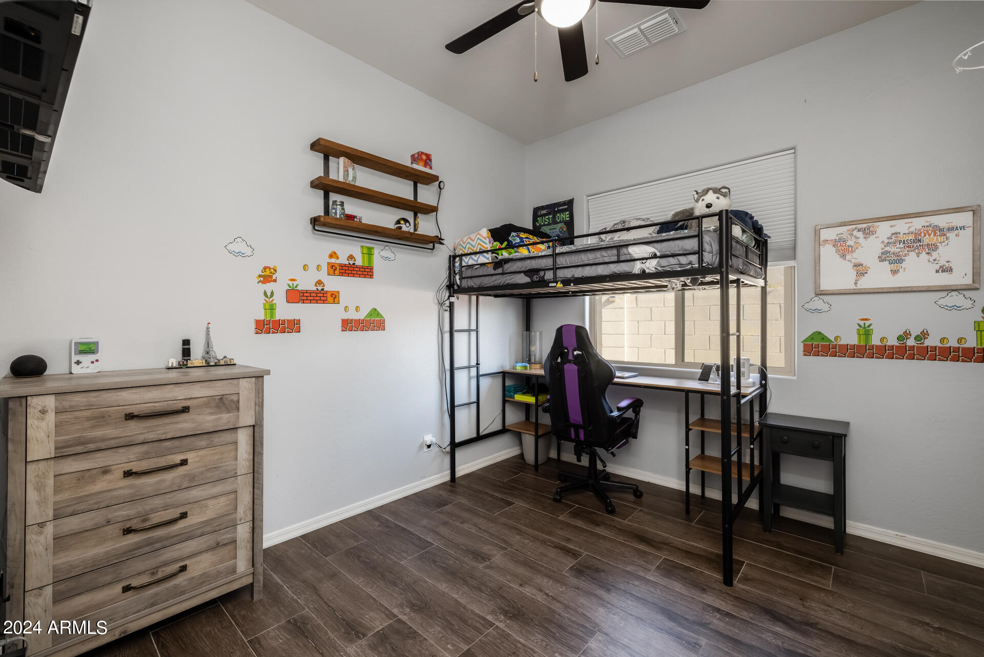 2558 E ALOE Place