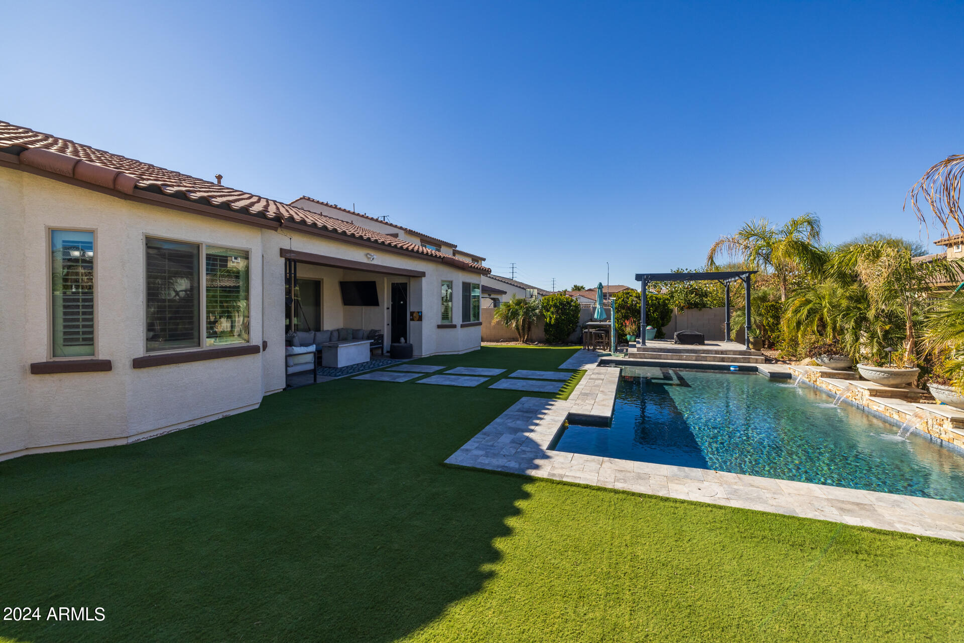 2558 E ALOE Place