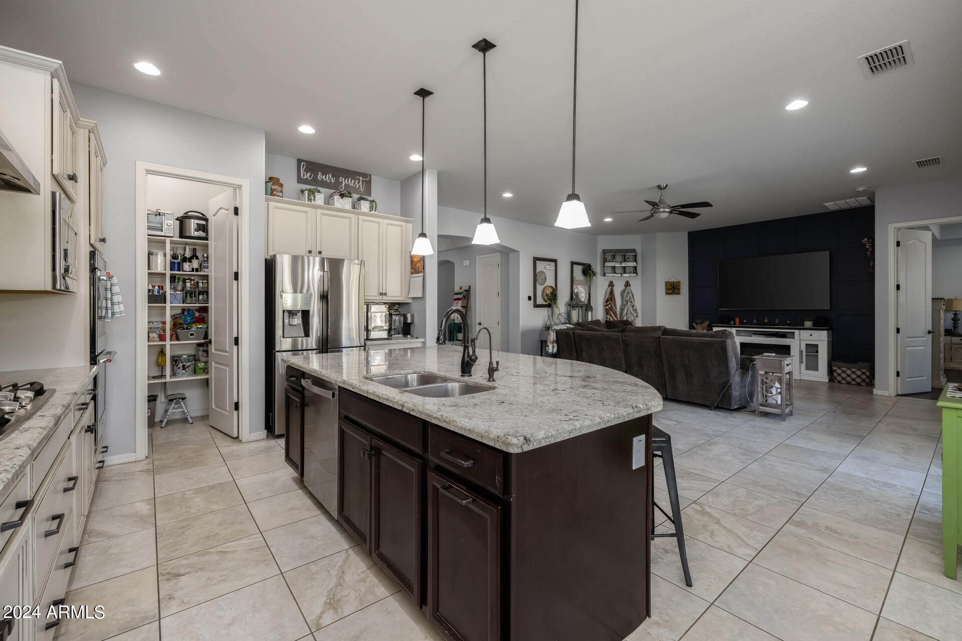 2558 E ALOE Place