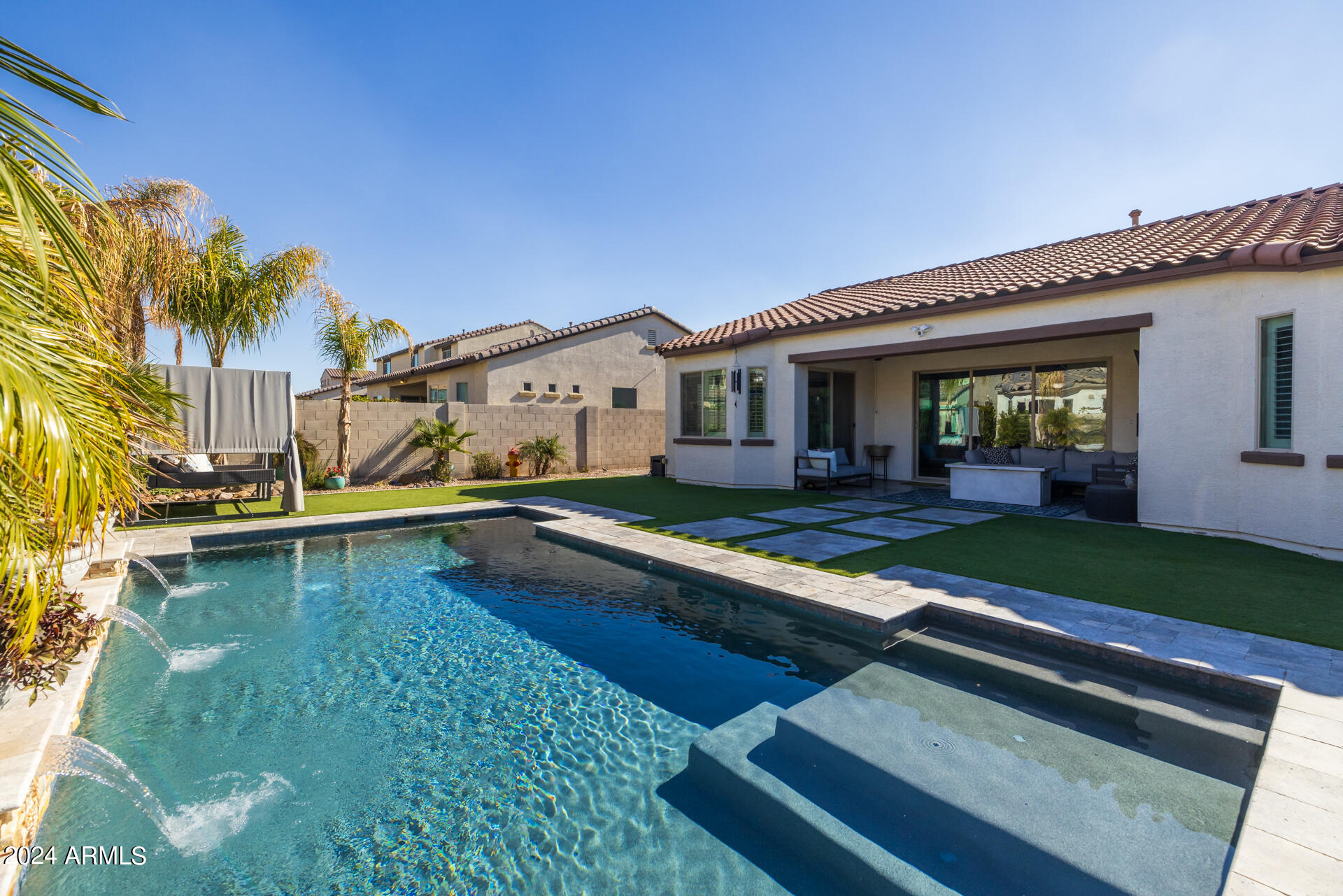 2558 E ALOE Place