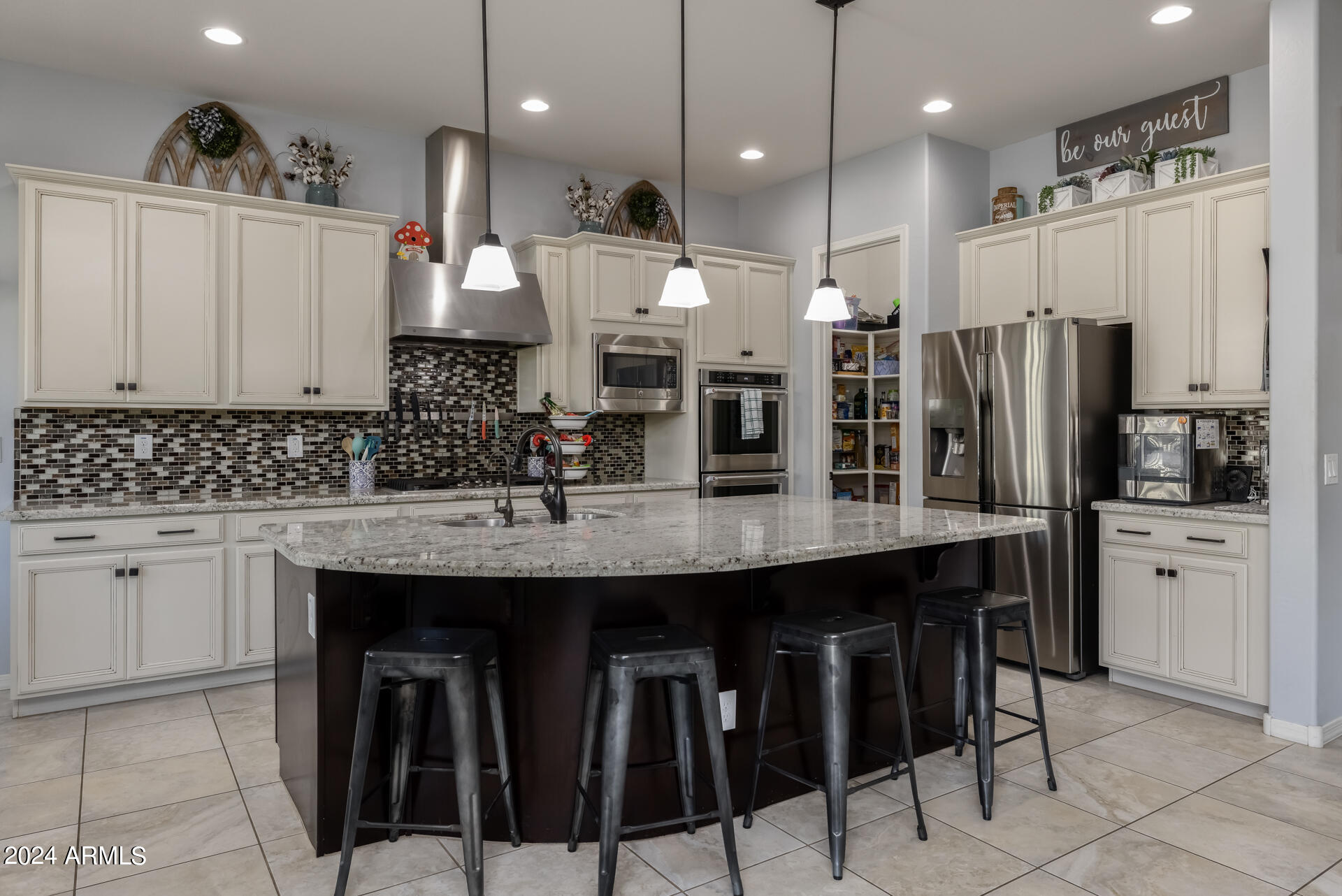 2558 E ALOE Place