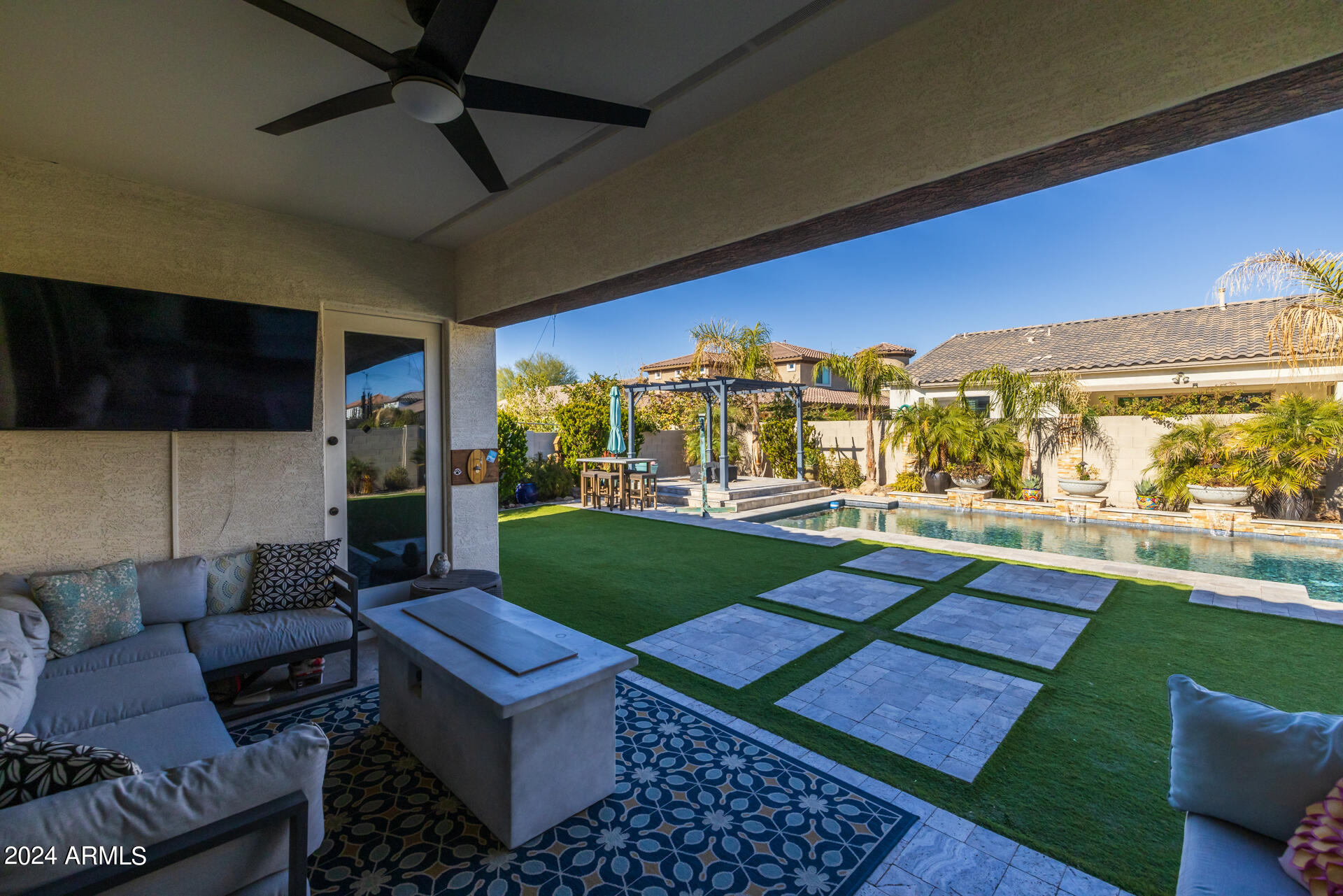 2558 E ALOE Place