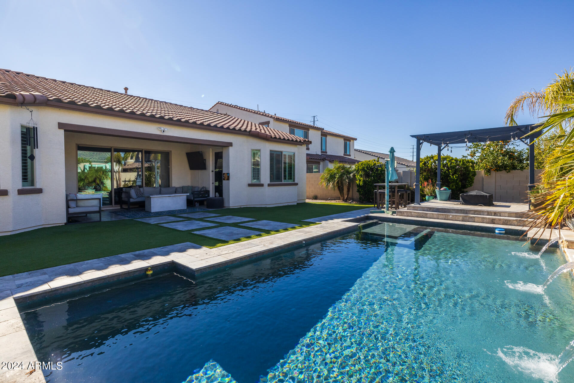 2558 E ALOE Place