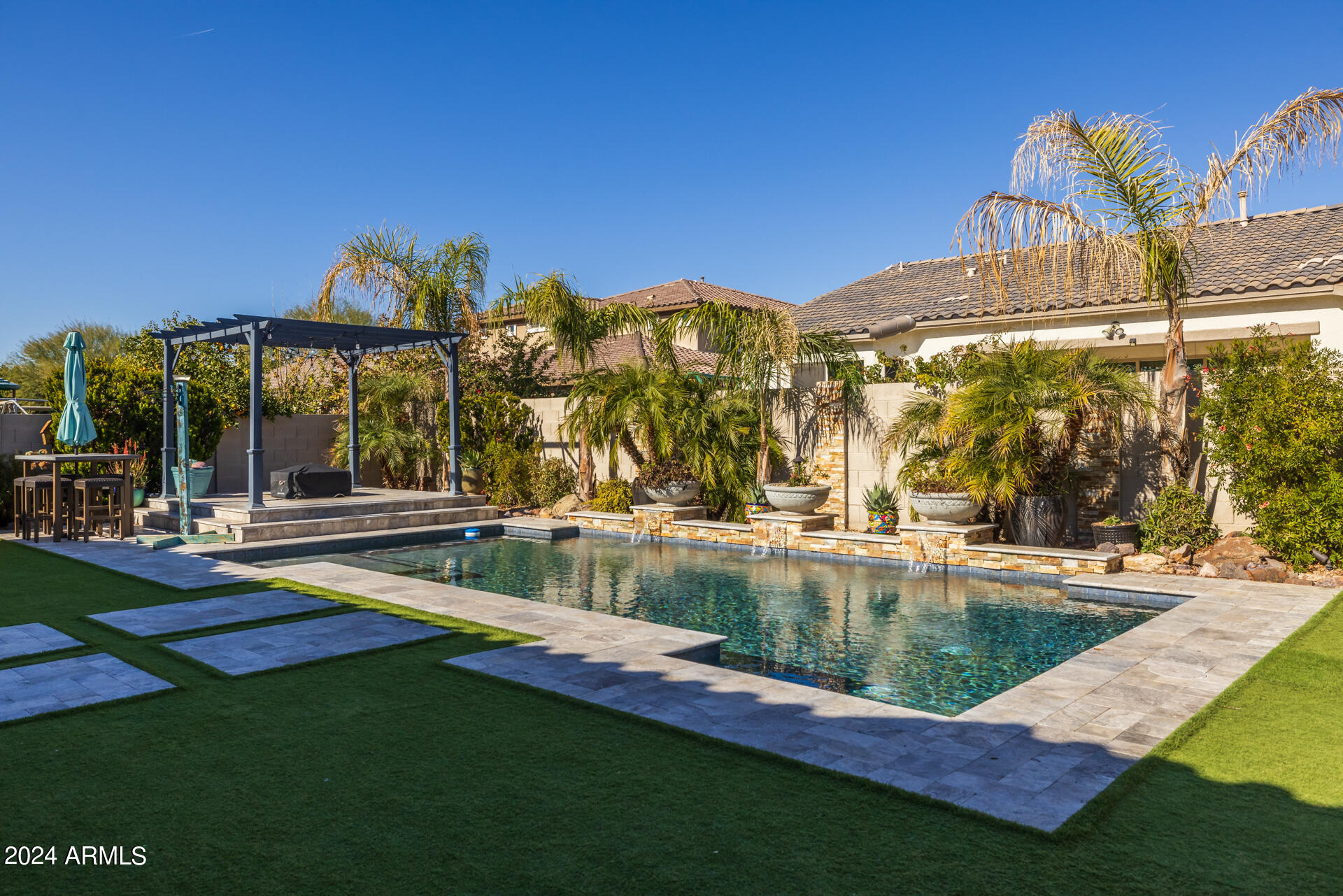 2558 E ALOE Place